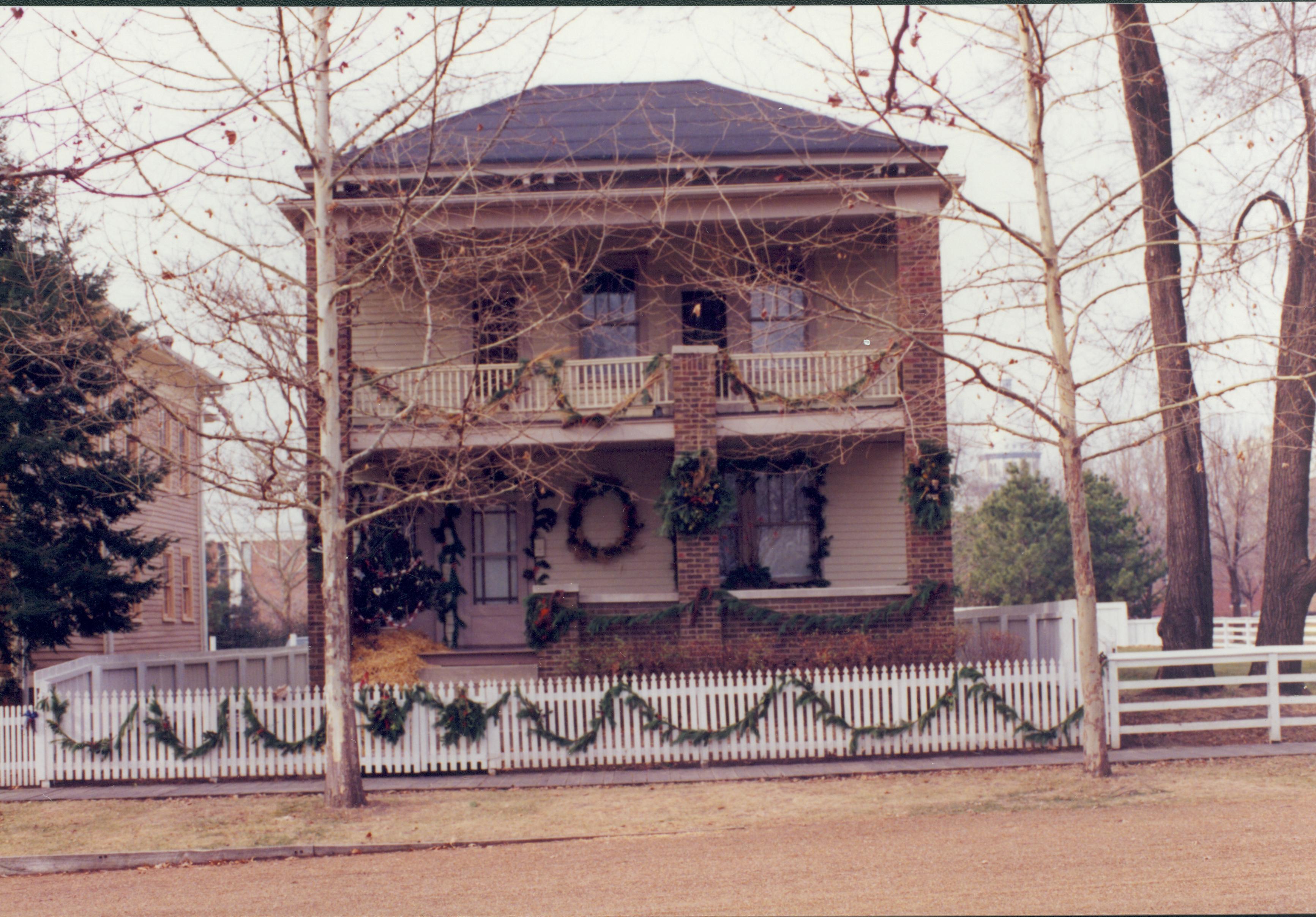 NA Lincoln Home NHS- Christmas in Lincoln Neighborhood, RP BP 89 Christmas, neighborhood