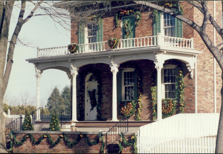NA Lincoln Home NHS- Christmas in Lincoln Neighborhood Christmas, decorations, neighborhood