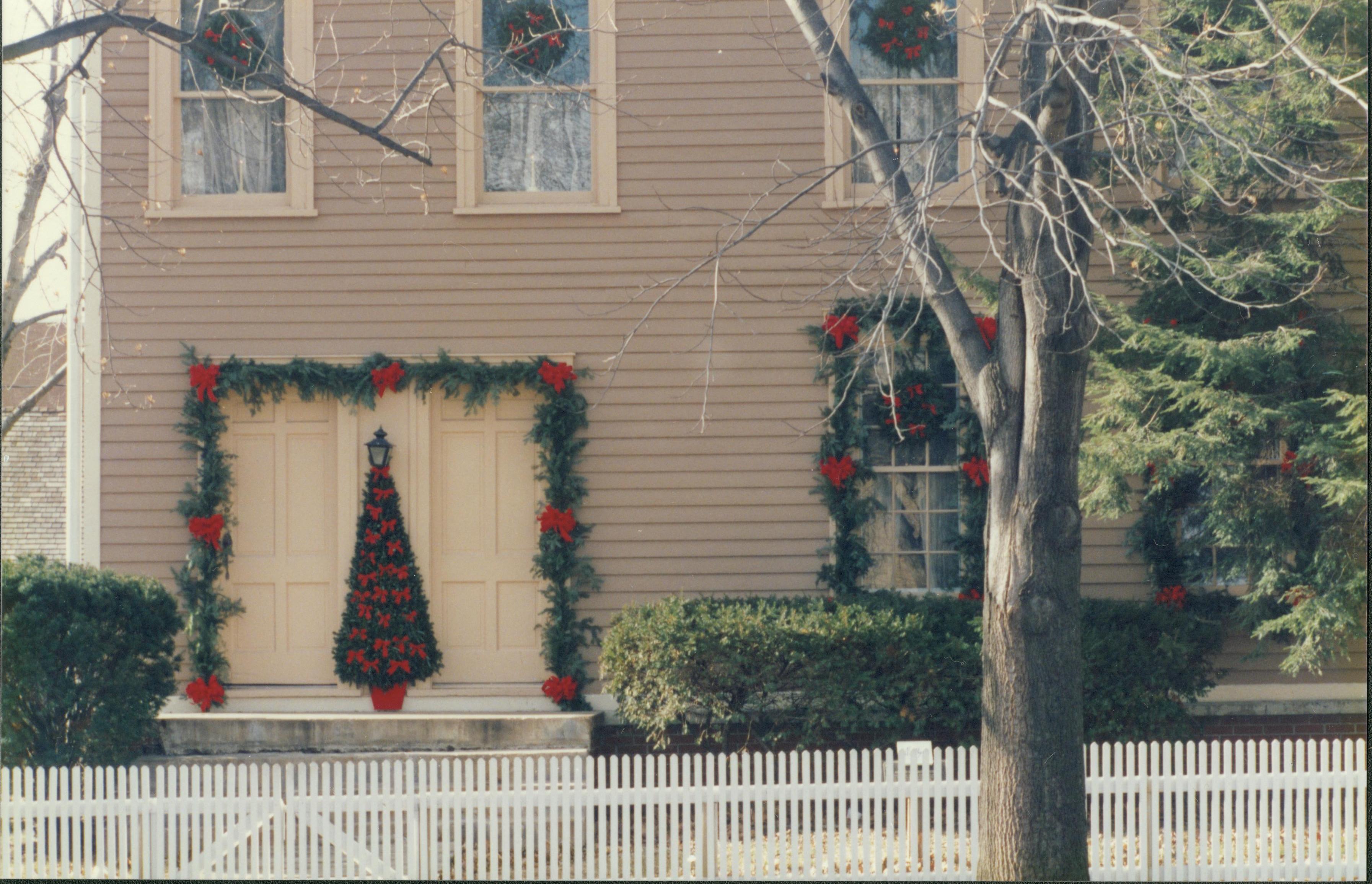 NA Lincoln Home NHS- Christmas in Lincoln Neighborhood Christmas, decorations, neighborhood