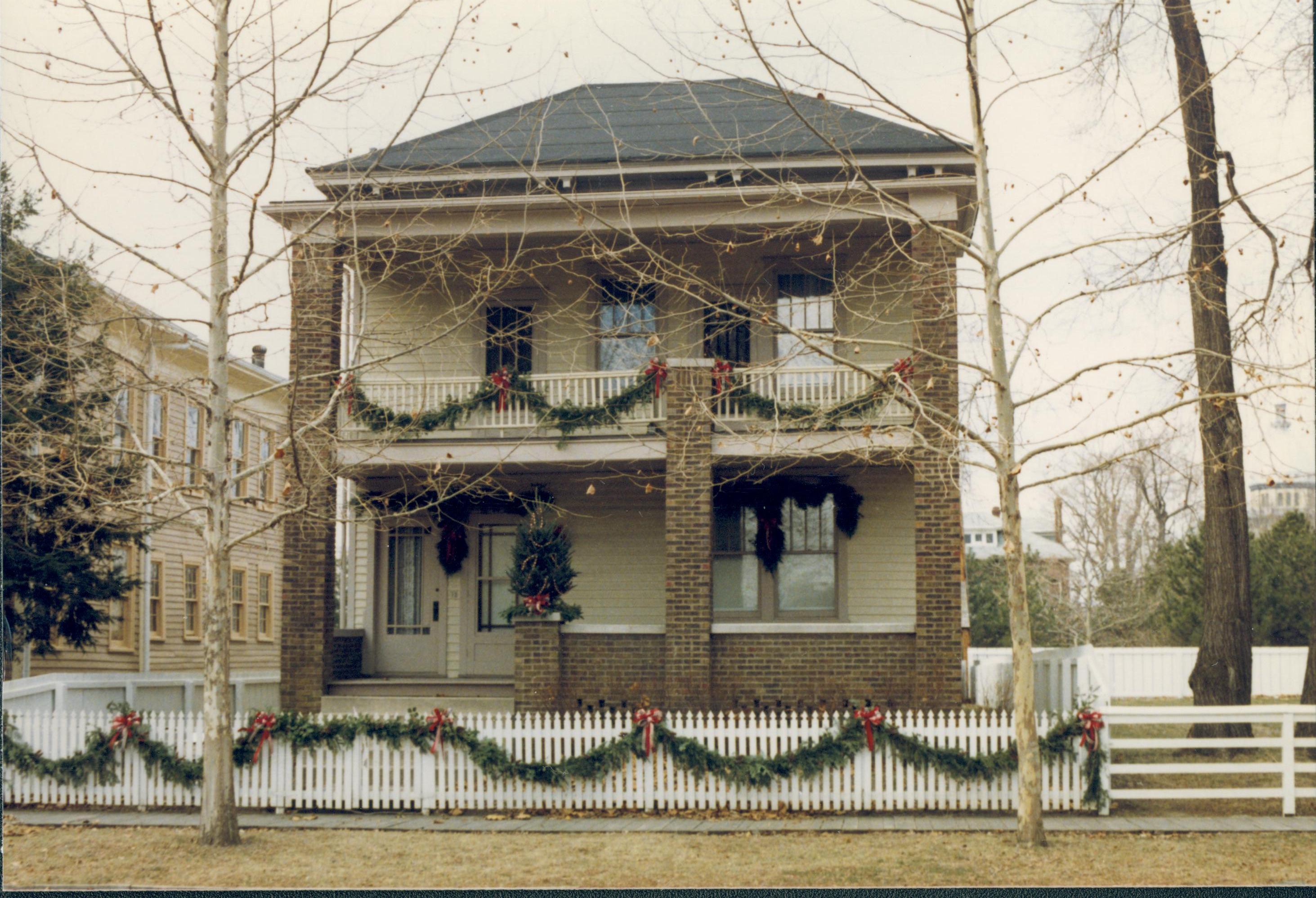 NA Lincoln Home NHS- Christmas in Lincoln Neighborhood Christmas, decorations, neighborhood