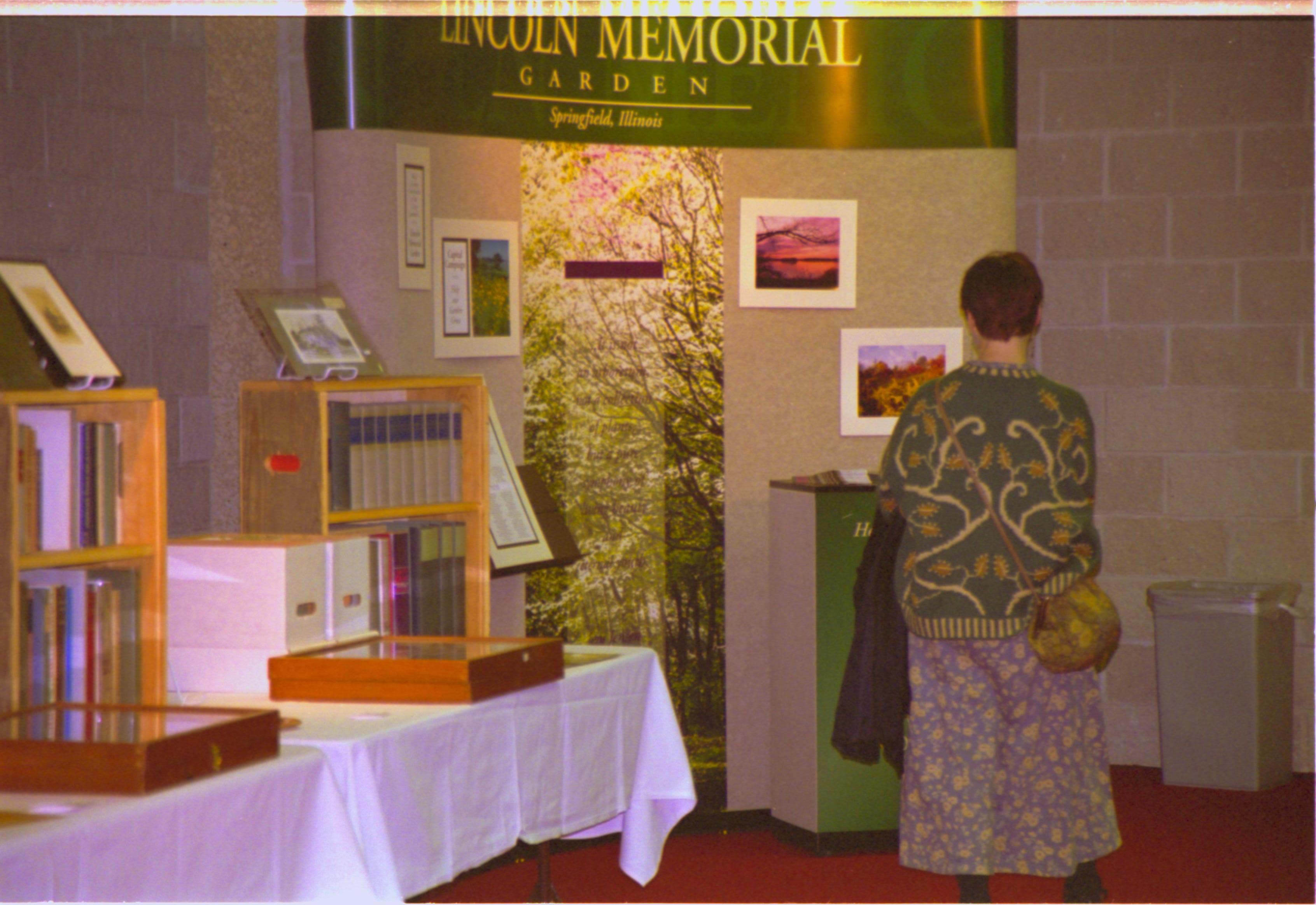 Lincoln Memorial Garden Exhibit 4-1997 Colloq (color); 6 Colloquium, 1997