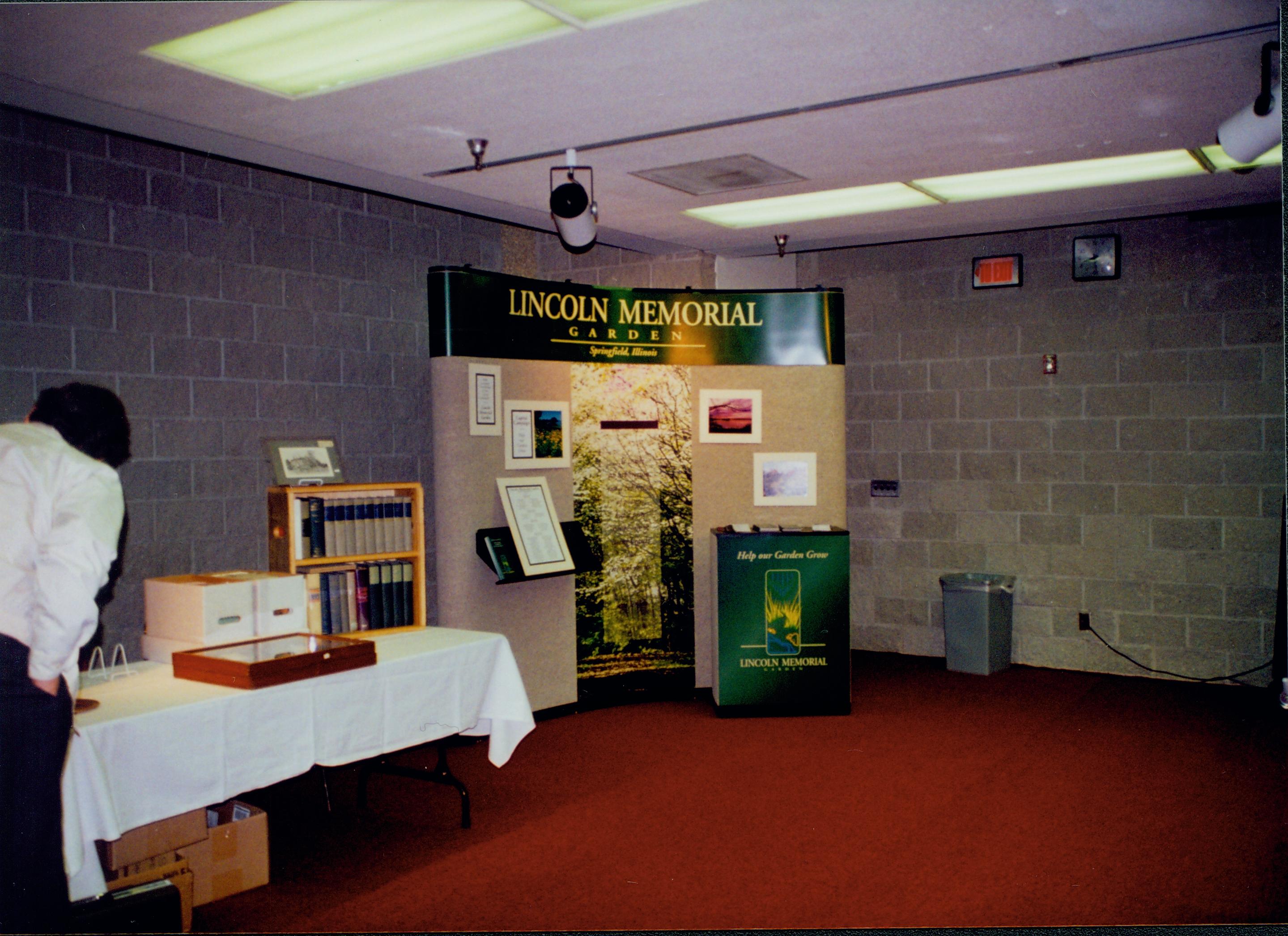 Lincoln Memorial Garden Exhibit 5-1997 Colloq (color); 26 Colloquium, 1997