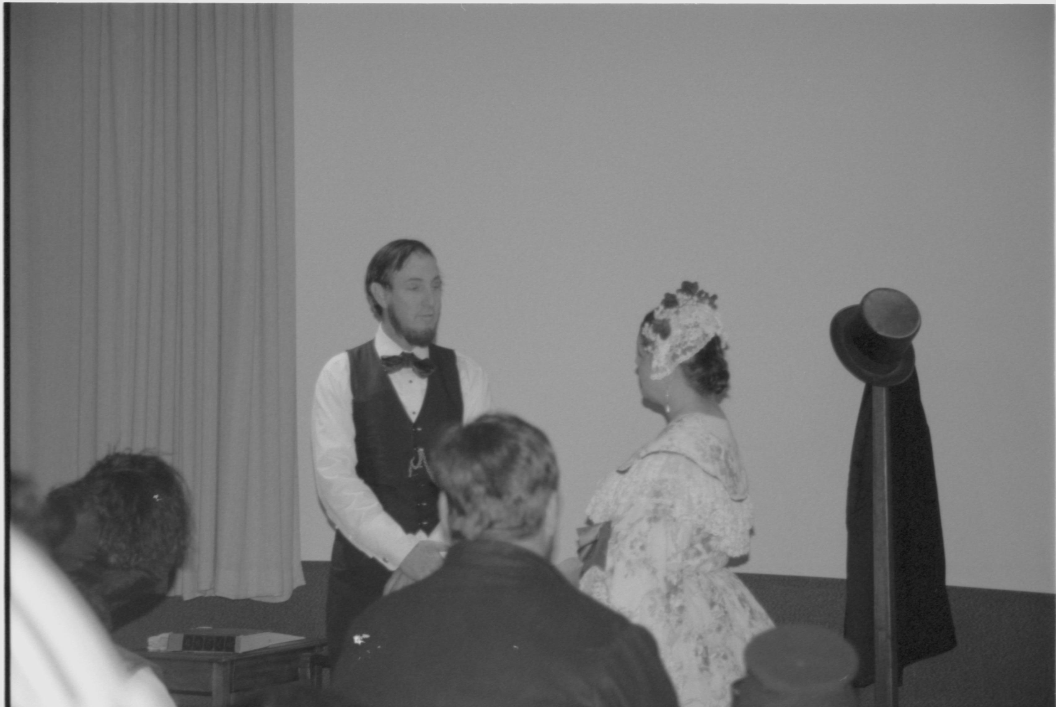 Lincoln and Mary Todd reenactors. Lincoln Colloquium; 88257 Lincoln, Colloquium