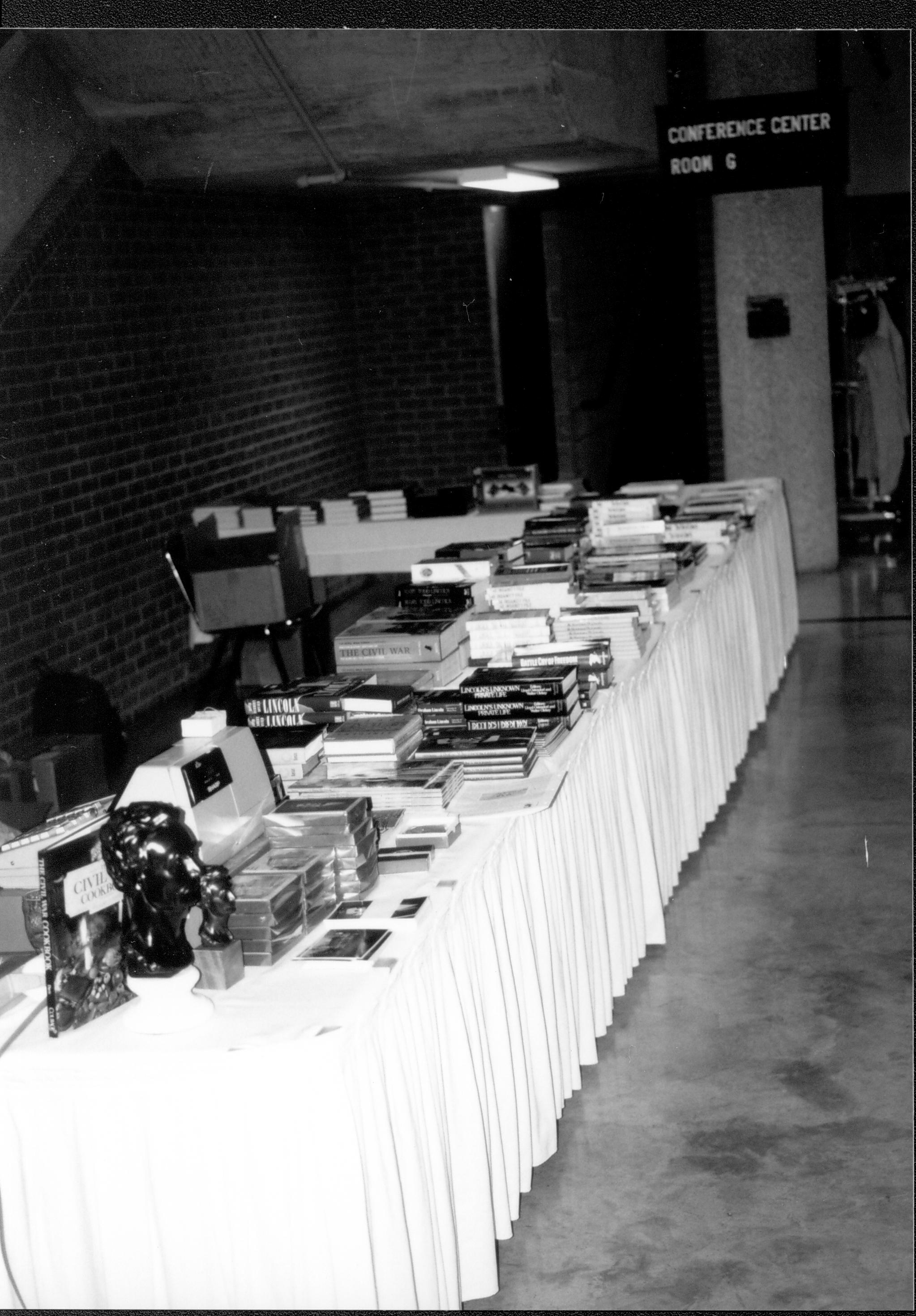 Book table. Lincoln Colloquium; UIS Roll#1, 2of4 Lincoln, Colloquium