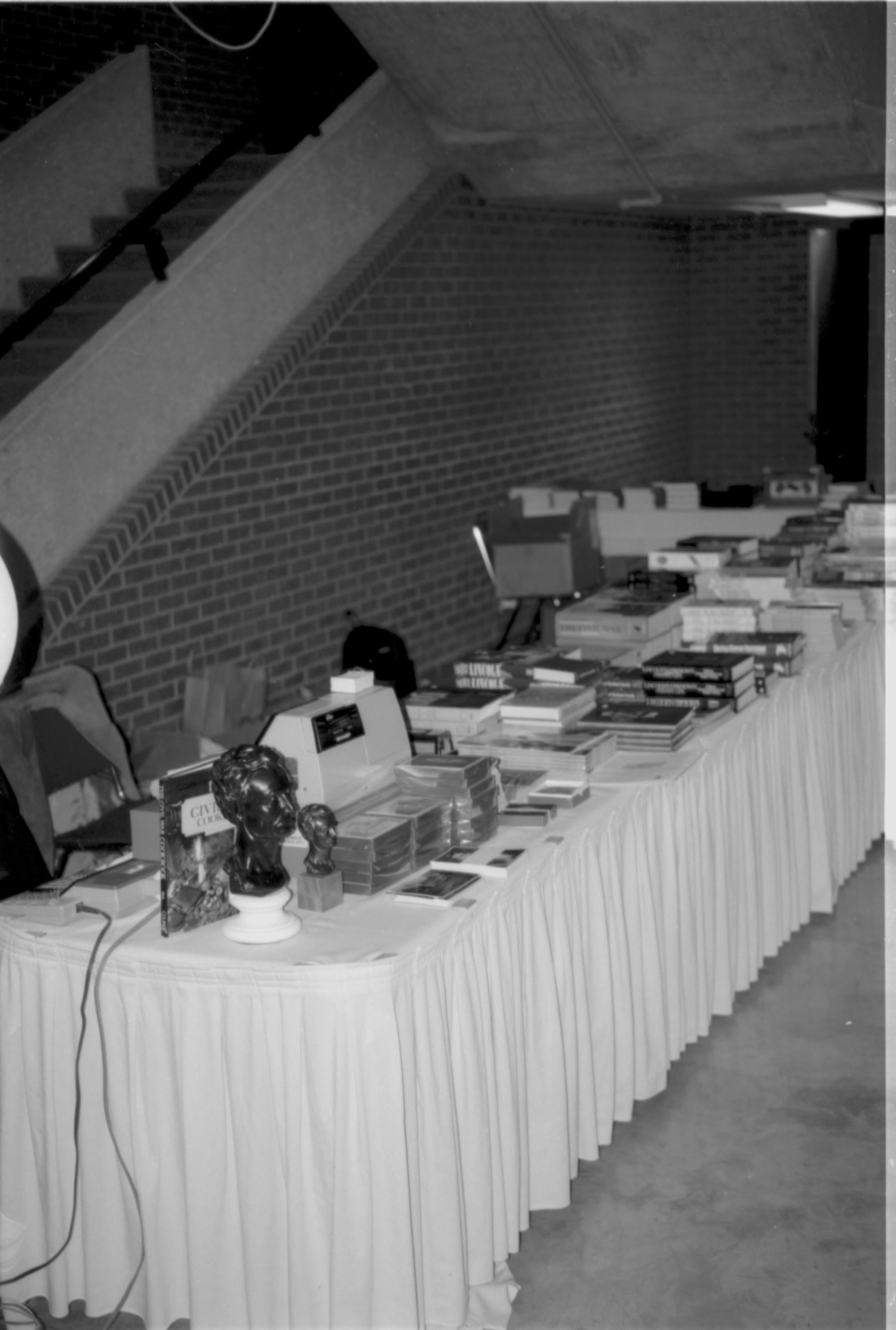 Book table. Lincoln Colloquium; UIS Roll#1, 4of4 Lincoln, Colloquium