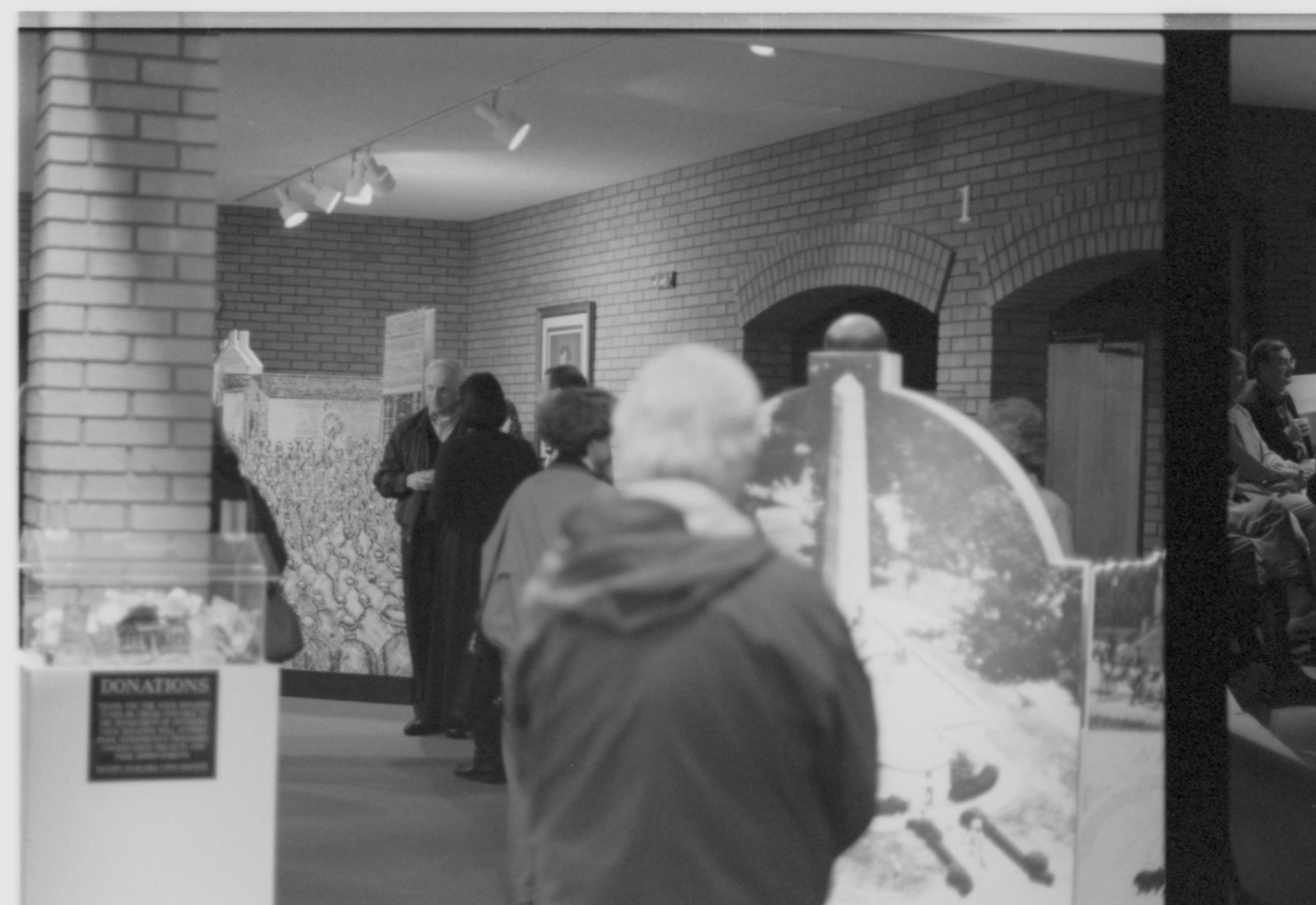 Visitors in VC - Colloq. 1997 guests 3-1997 Colloq (b/w); 18 Colloquium, 1997