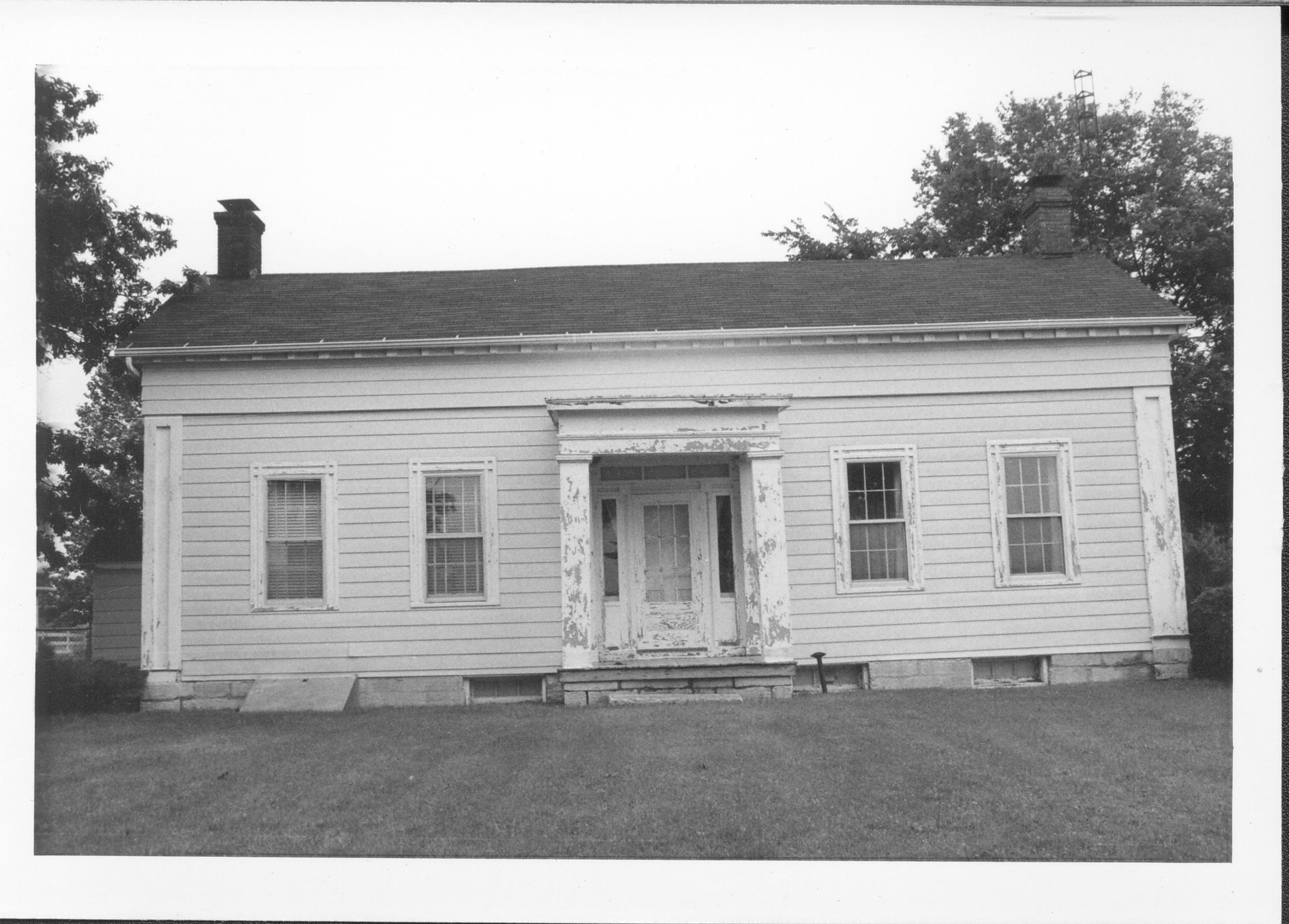 Full front view of white house. Gardner-McMillan