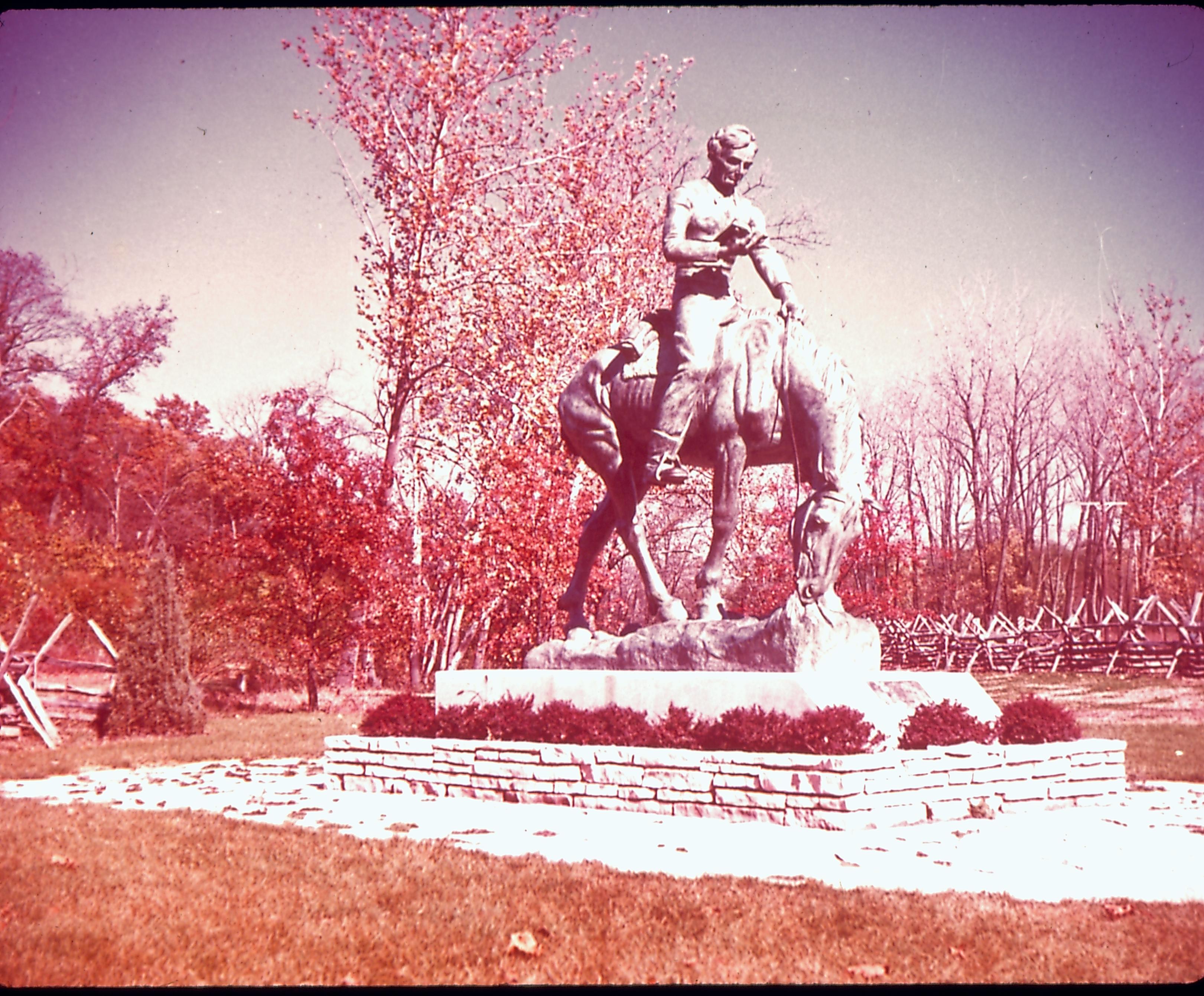 Lincoln on horse New Salem, Statue