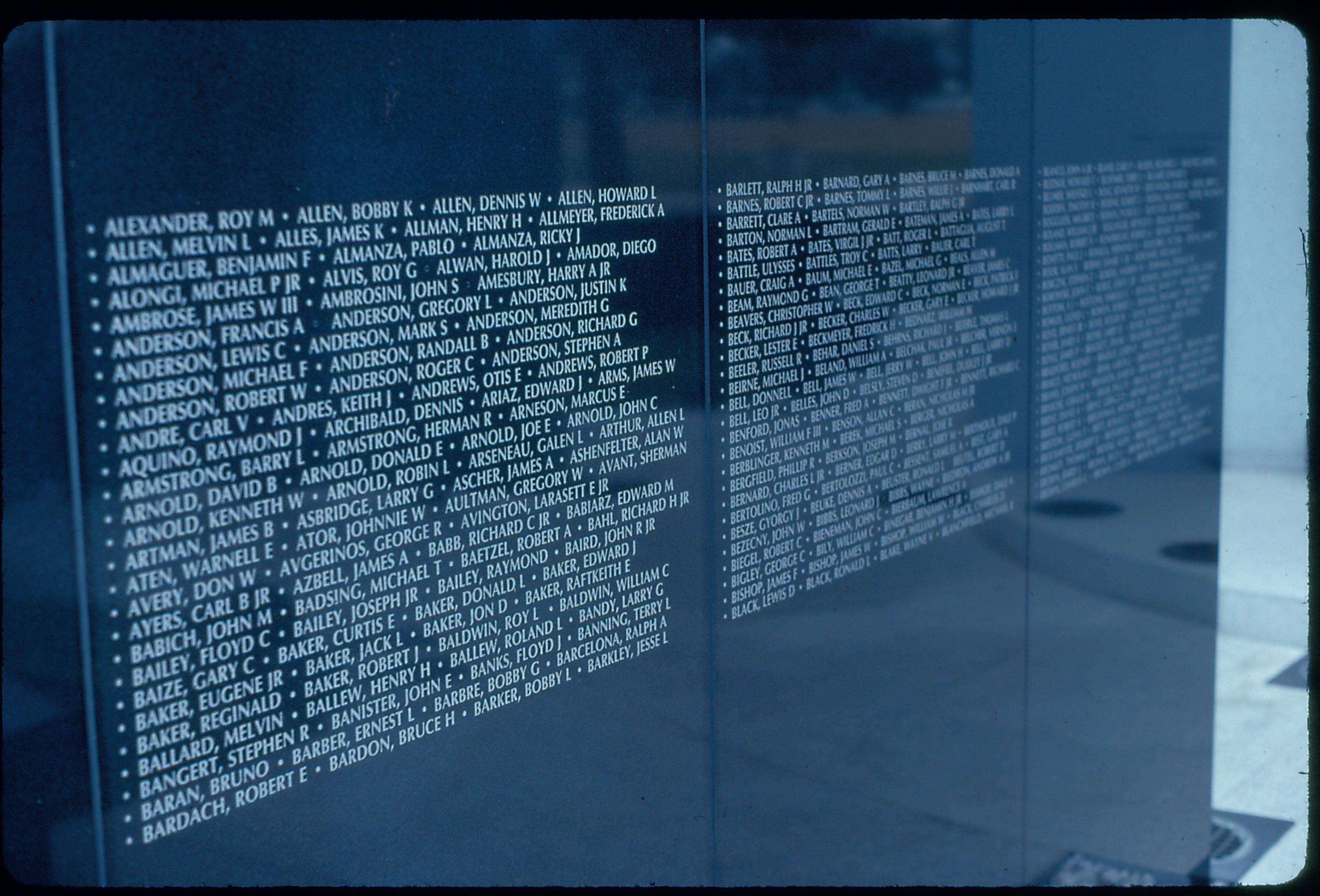 Illinois Vietnam Veterans wall. Illinois, Vietnam Veterans, Memorial