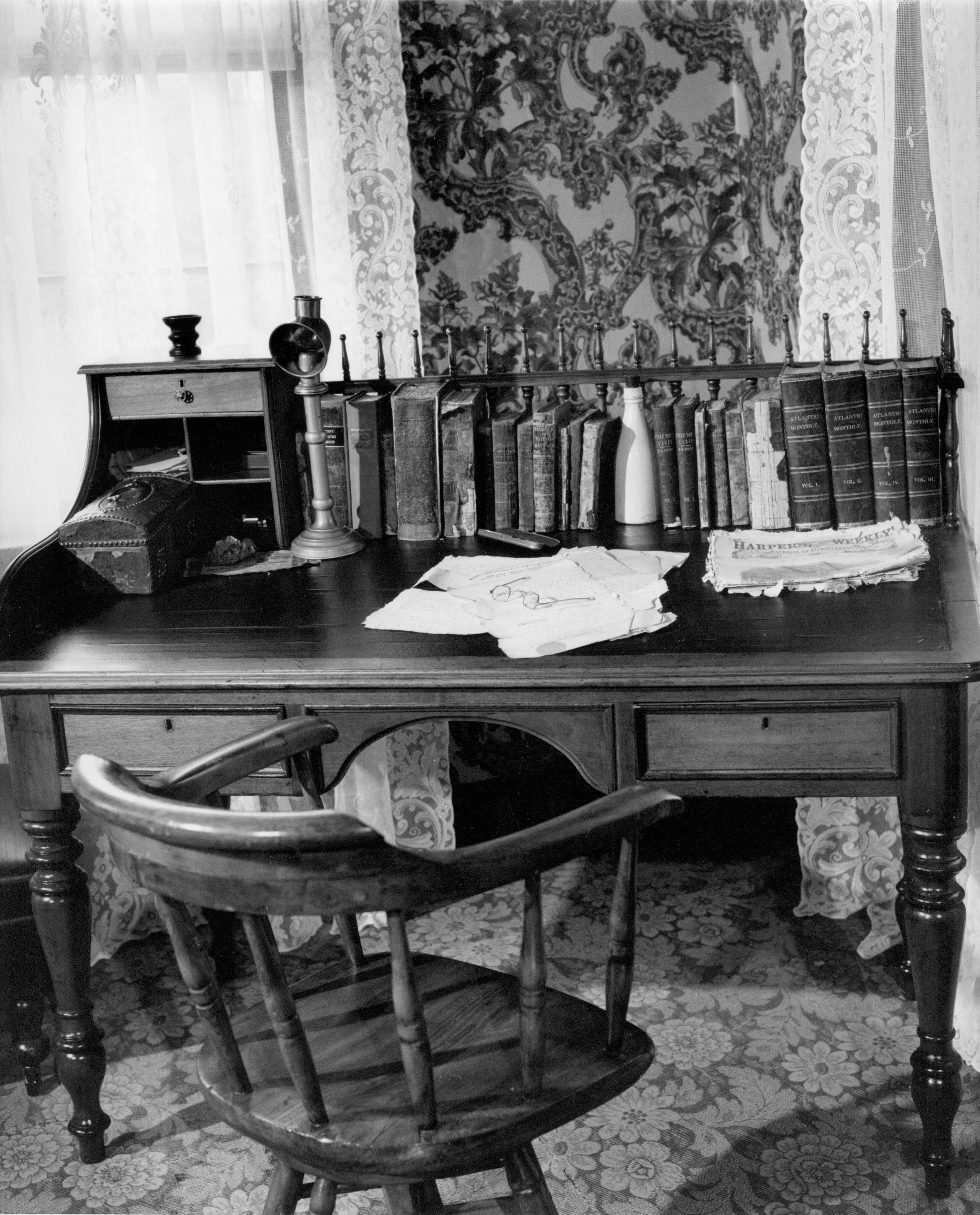 Mr. Lincoln, Desk 63387; 79958-10-1; H-9 Lincoln Home, Historical