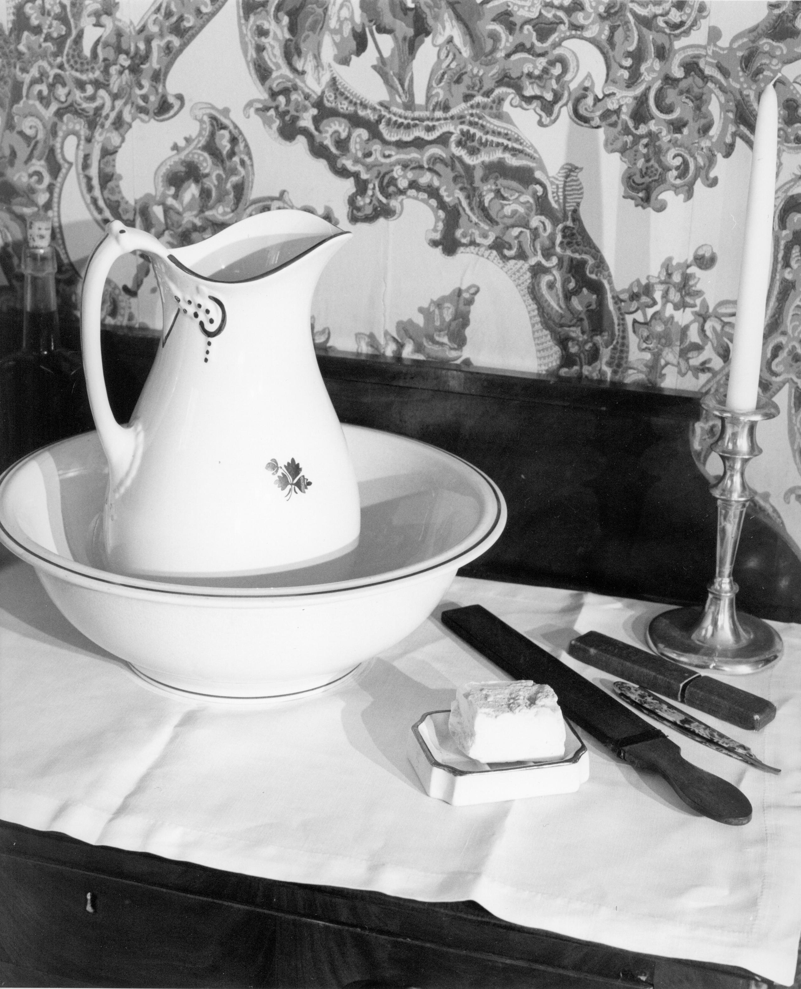 Mr. Lincoln, Wash Stand 63387; 79958-2-8 Lincoln Home, Historical