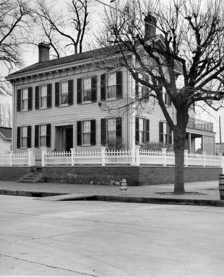 NA 63387; 79958-11-11; H-21 Lincoln Home, Historical