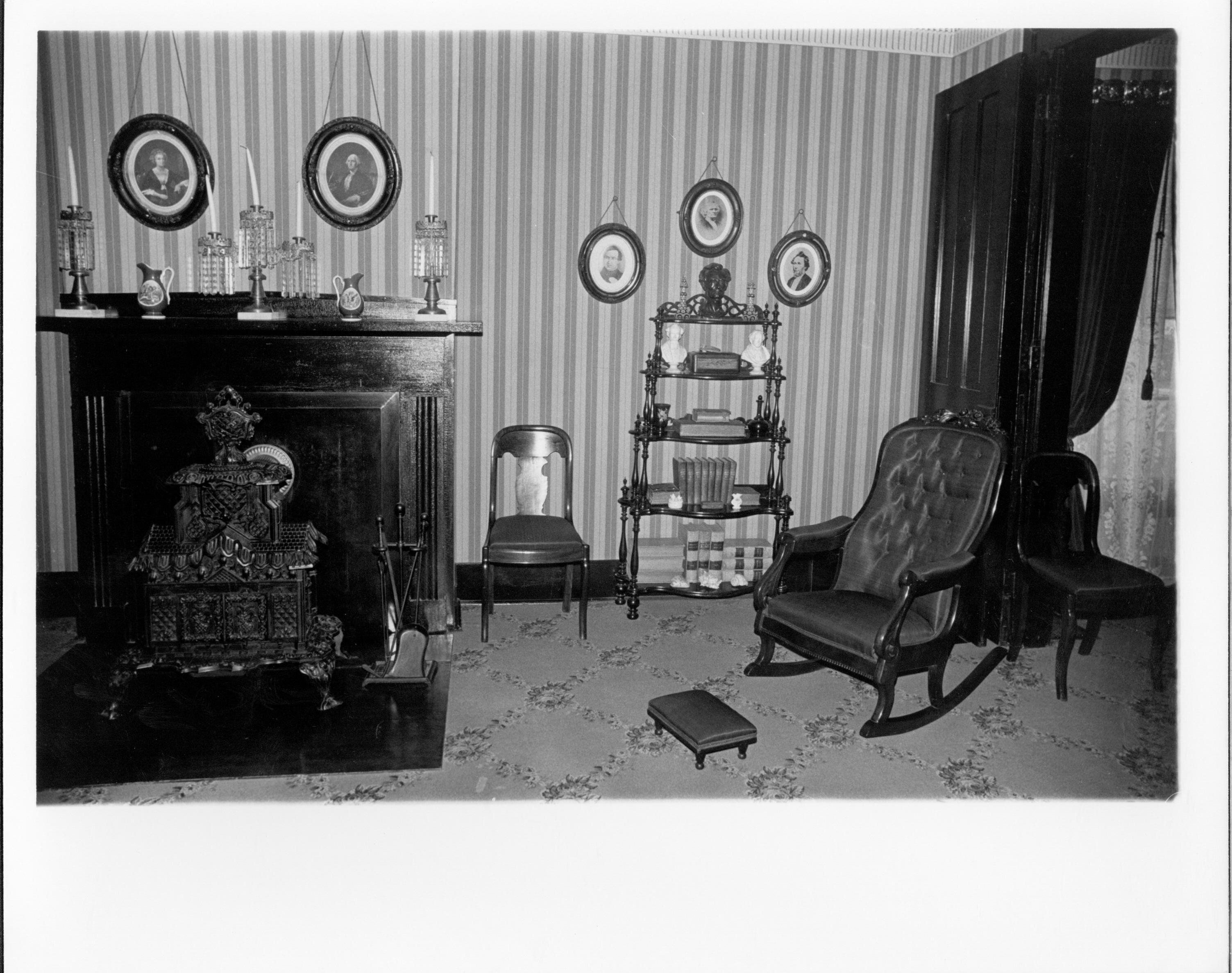 NA Lincoln, Home, Front, Parlor