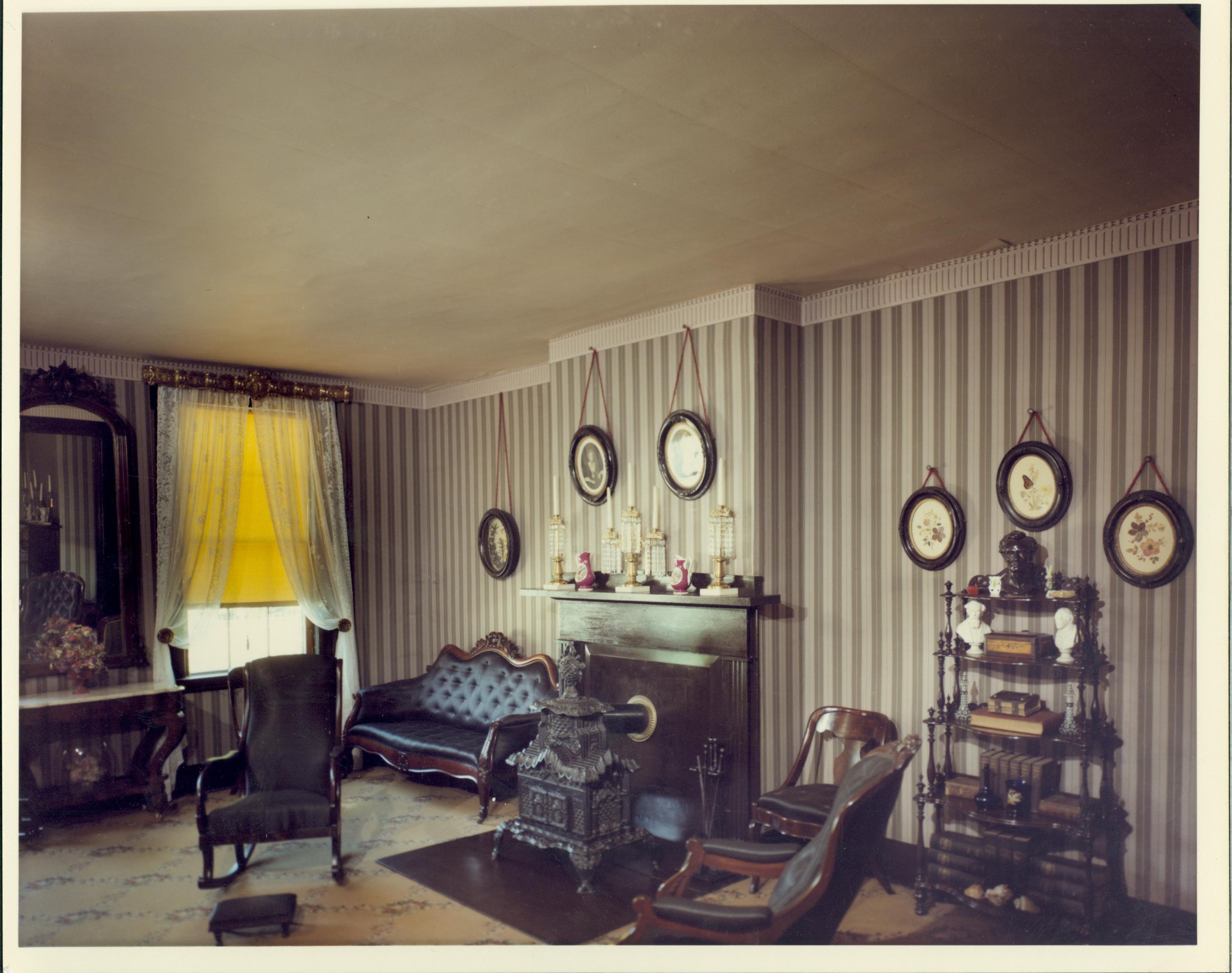 NA Lincoln, Home, Front, Parlor