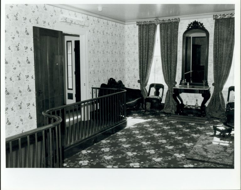 NA Lincoln, Home, Front, Parlor
