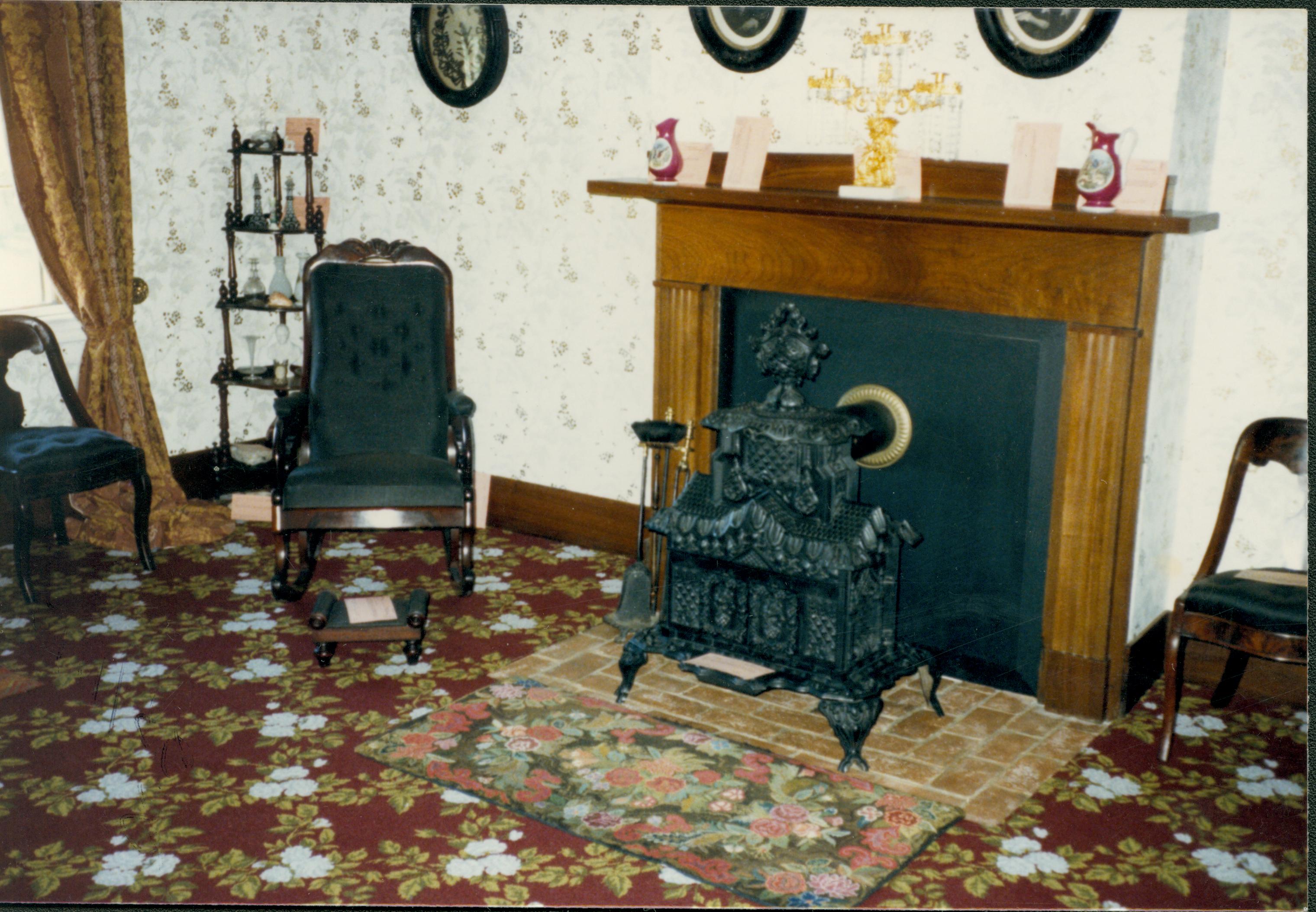 NA Lincoln, Home, Front, Parlor