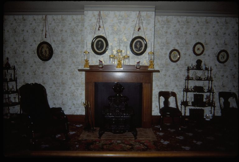 NA JP Lincoln, Home, Front, Parlor