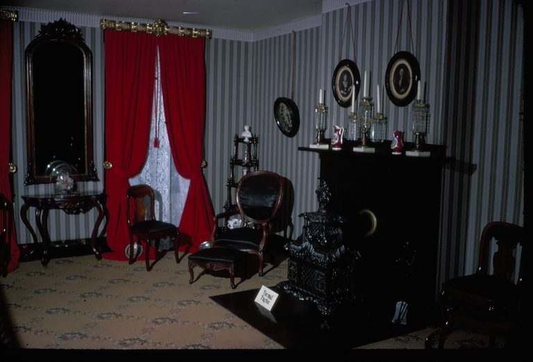NA 1C.2, Class 7, Slide 617 Lincoln, Home, Front, Parlor