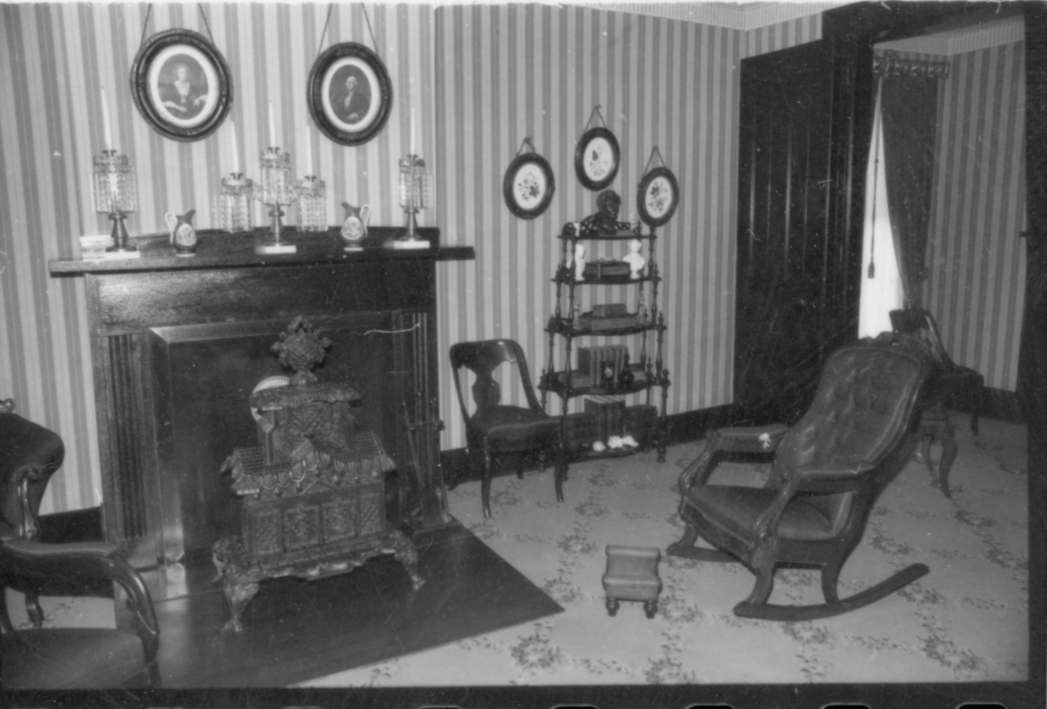 NA Lincoln, Home, front, parlor