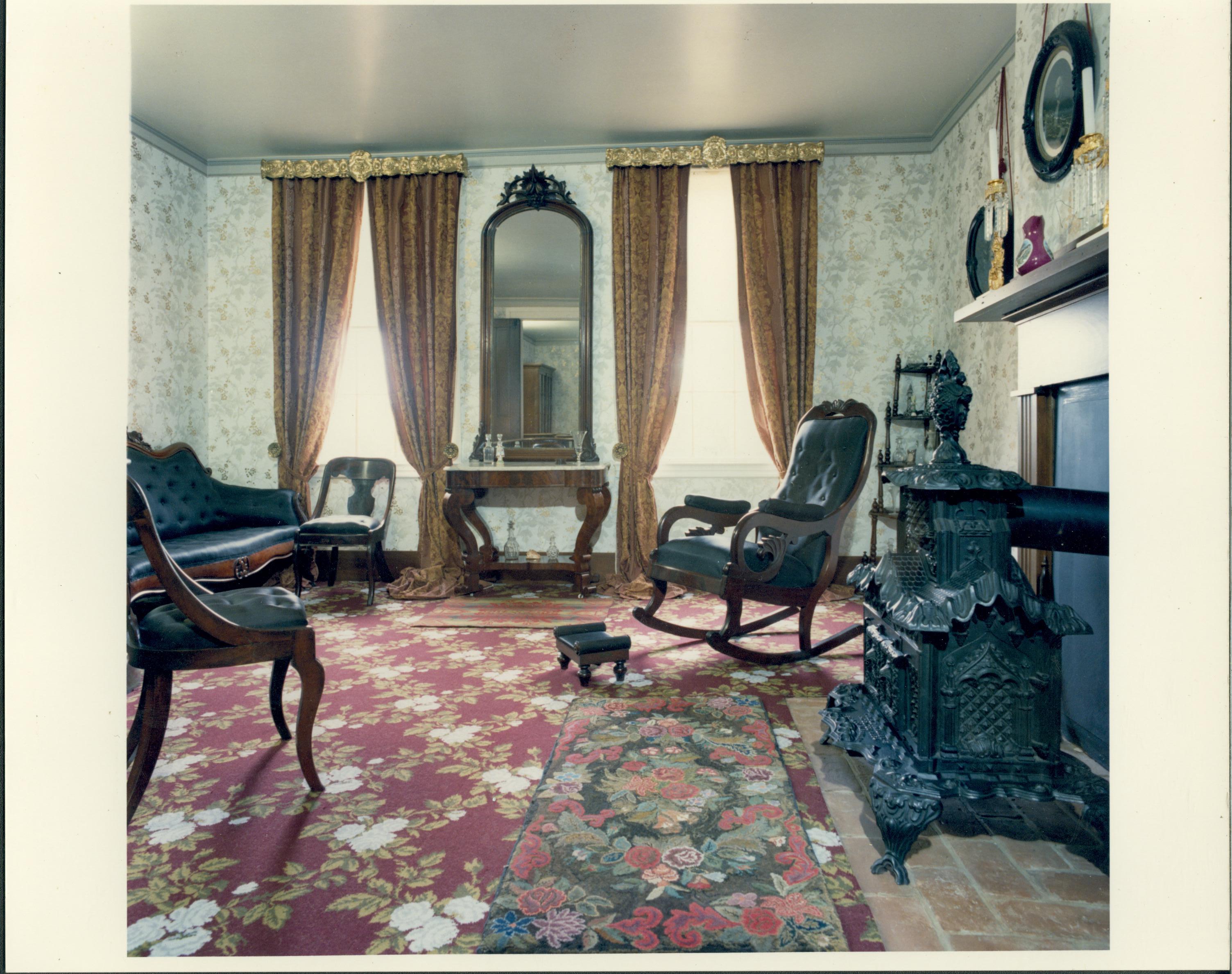 NA Lincoln, Home, front, parlor