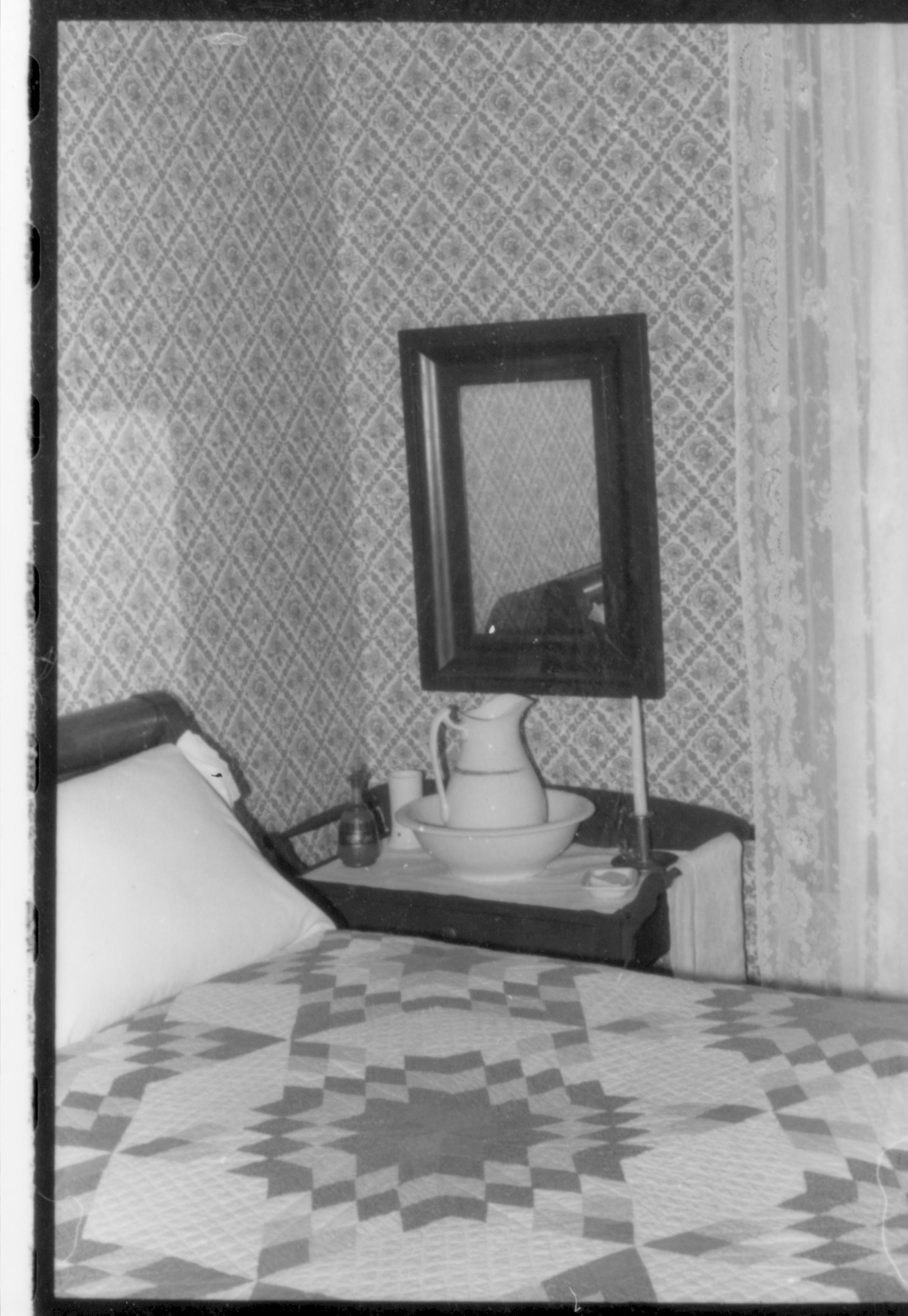 Lincoln's Home - Furniture 27B Lincoln, Home, Guest Bedroom, Boy's Bedroom, furnishings