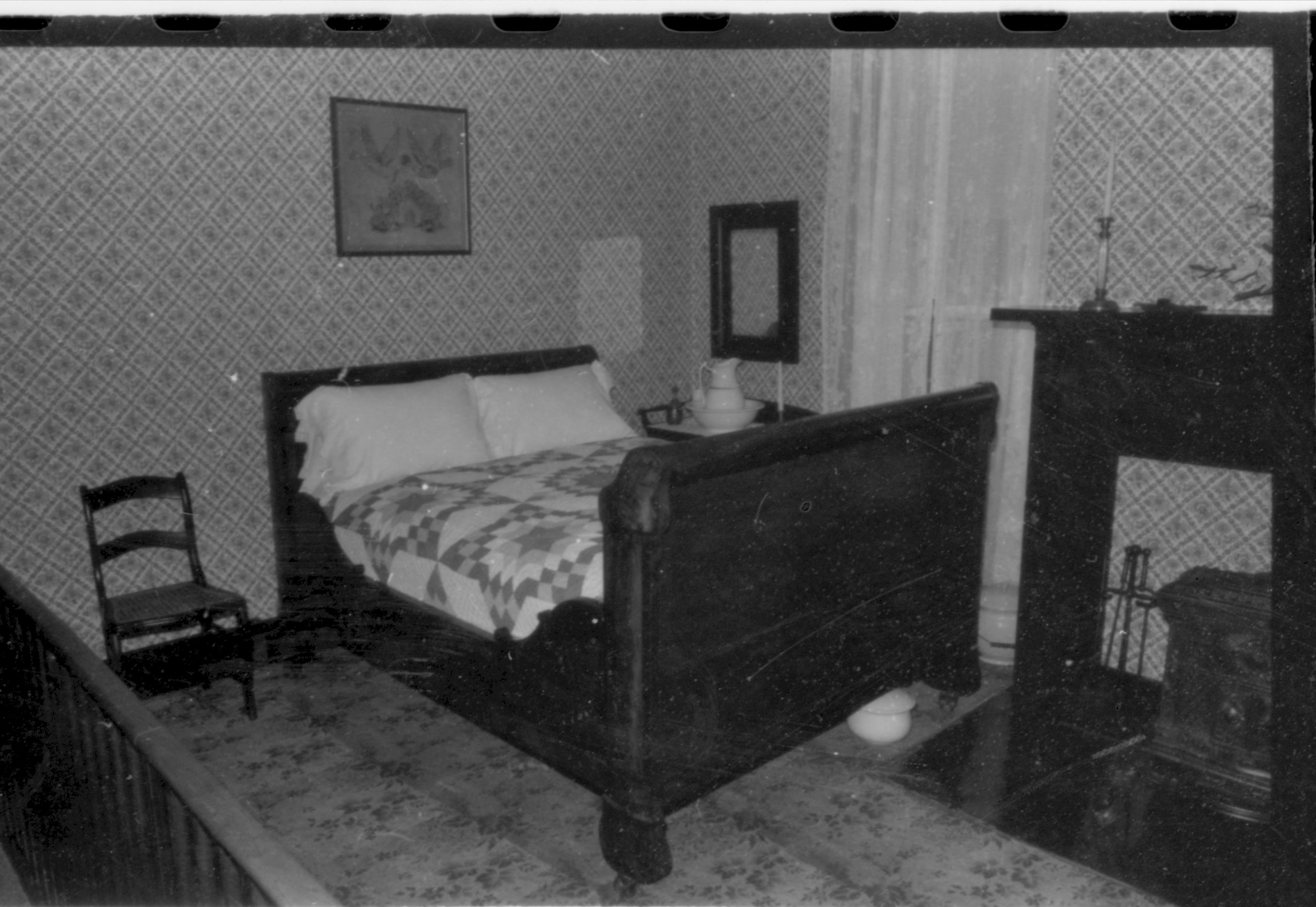 Lincoln's Home - Furniture 27B Lincoln, Home, Guest Bedroom, Boy's Bedroom, furnishings