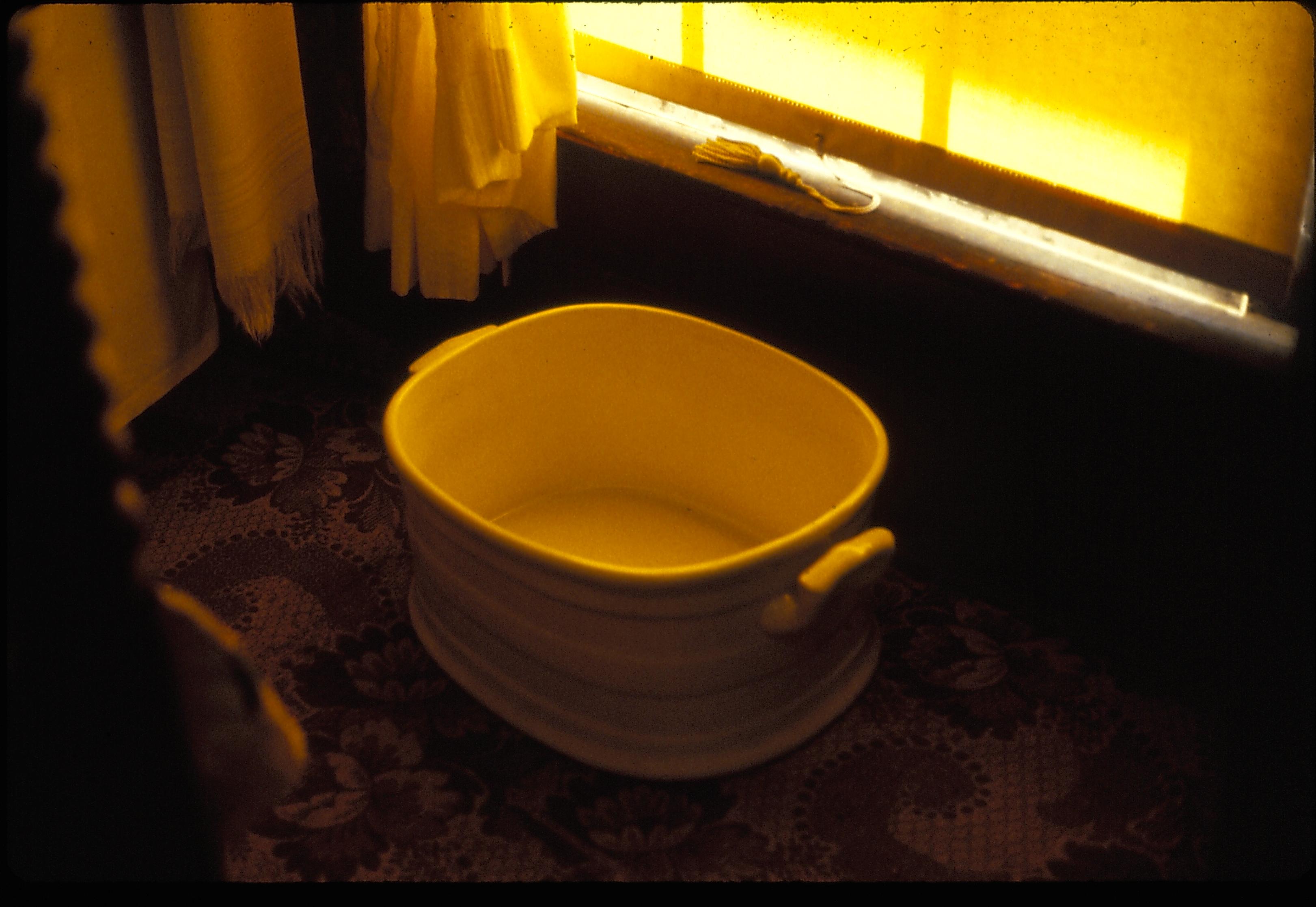 NA 3F.6 Lincoln, Home, Boy's, Guest, Room, bedpan