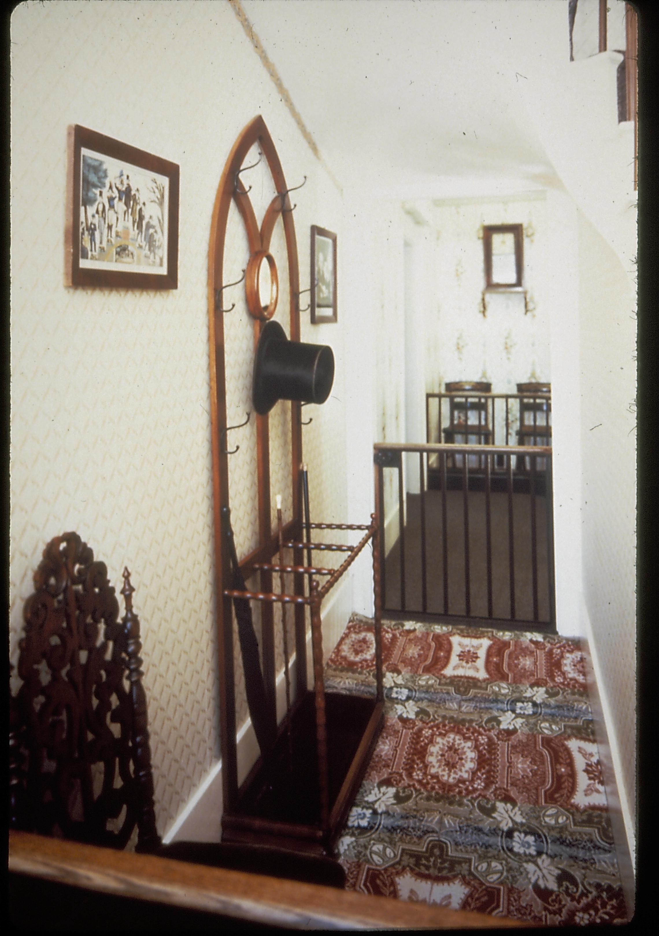 Entryway 1998 Lincoln, Home, entrance hall, coat rack, mirror