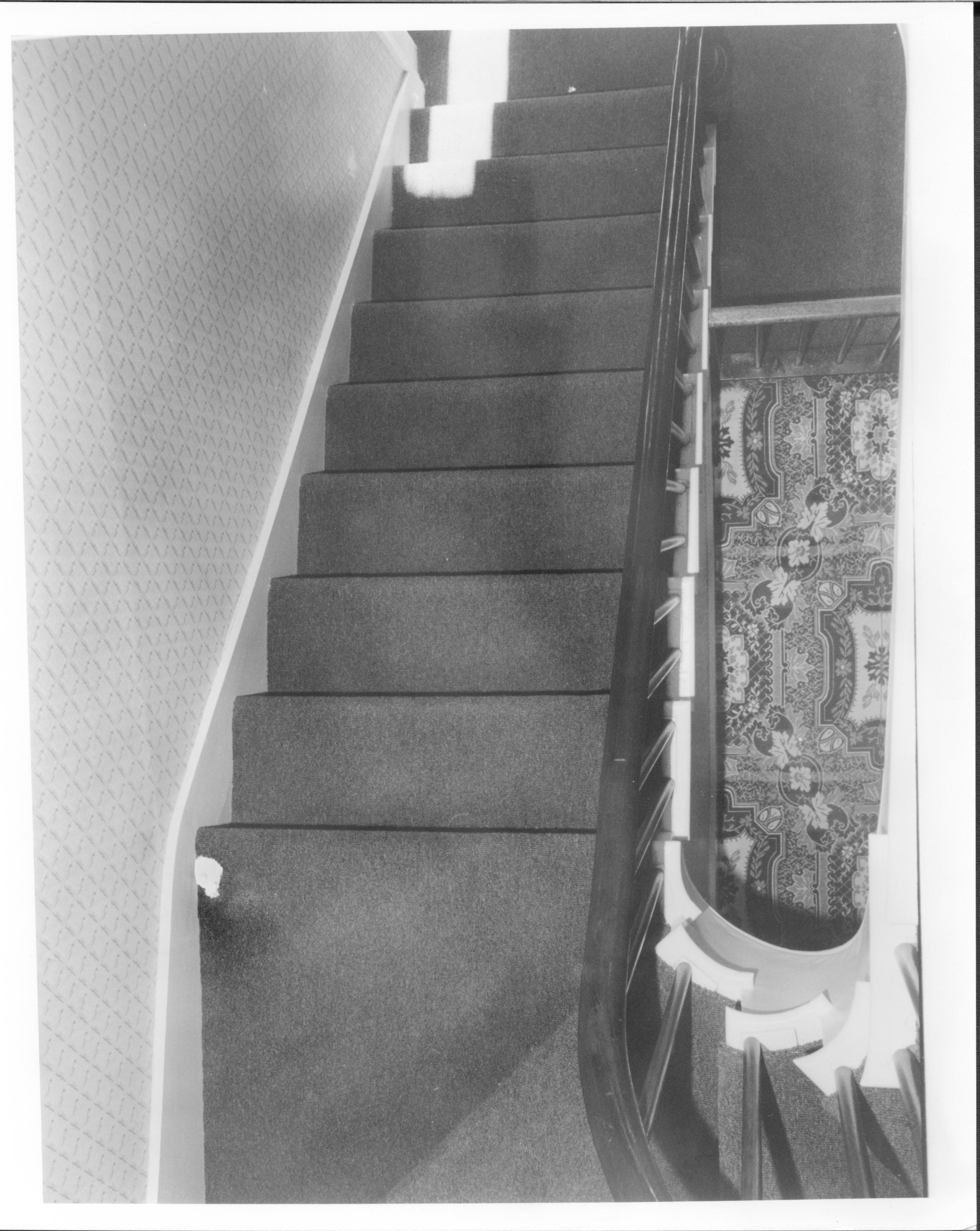 NA Lincoln, Home, entrance hall, staircase