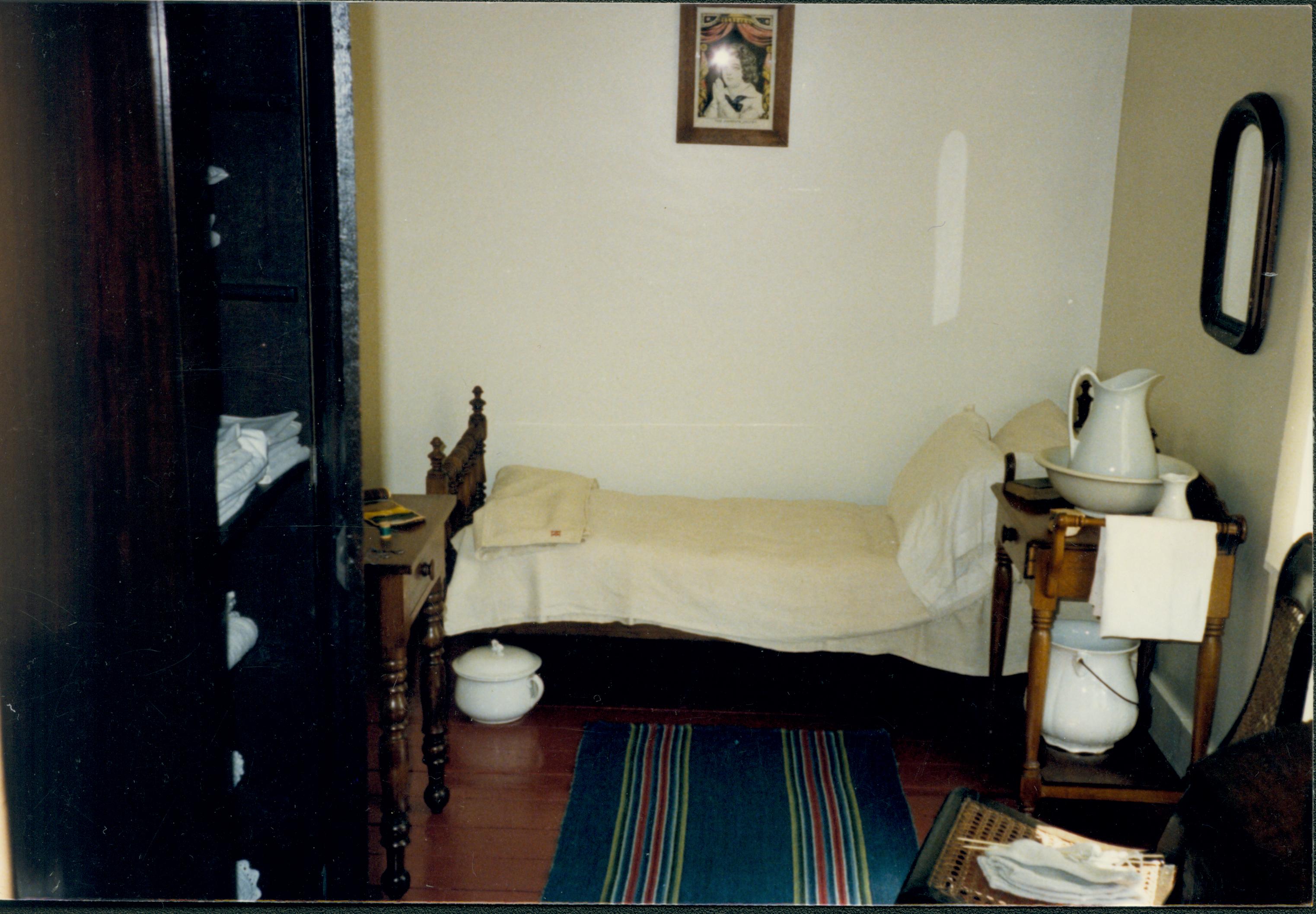 NA Lincoln, Home, Maids bedroom, Sewing room, furnishings