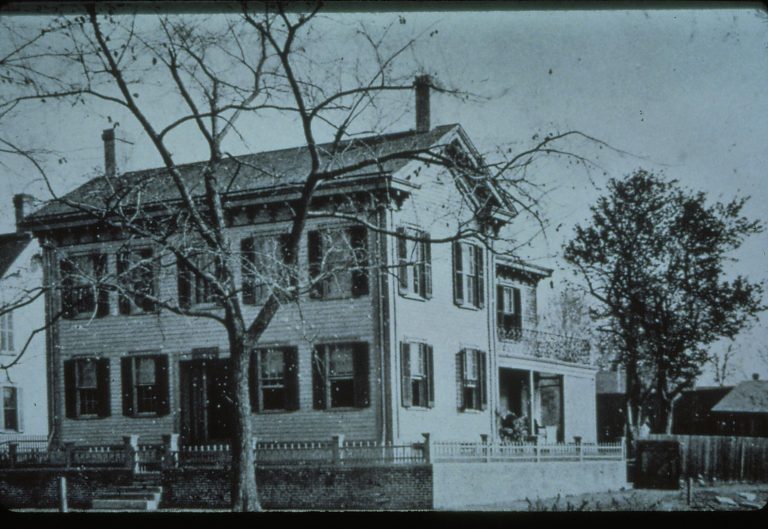 untitled Lincoln, home