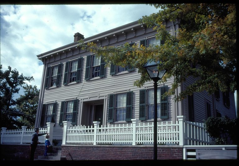 NA 10-78 W Lincoln, home