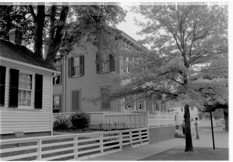 Lincoln Home 5-B,9 Lincoln, home