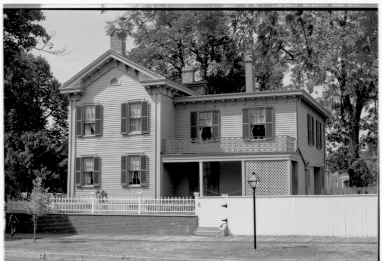 NA Lincoln, home, side view