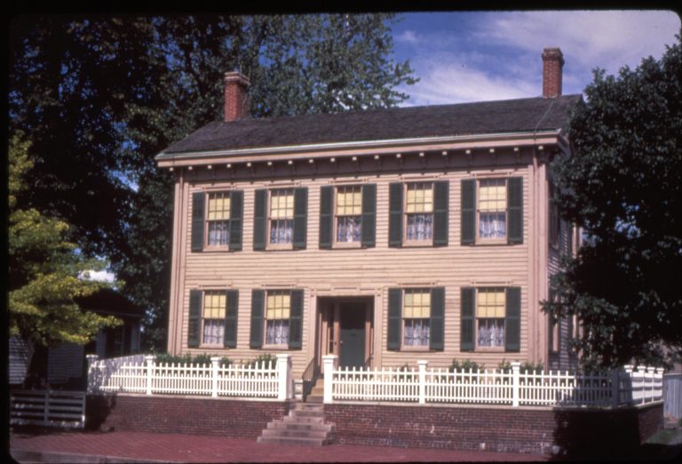 Lincoln Home 1.) 24690 IL (19) (Westside) Lincoln, home