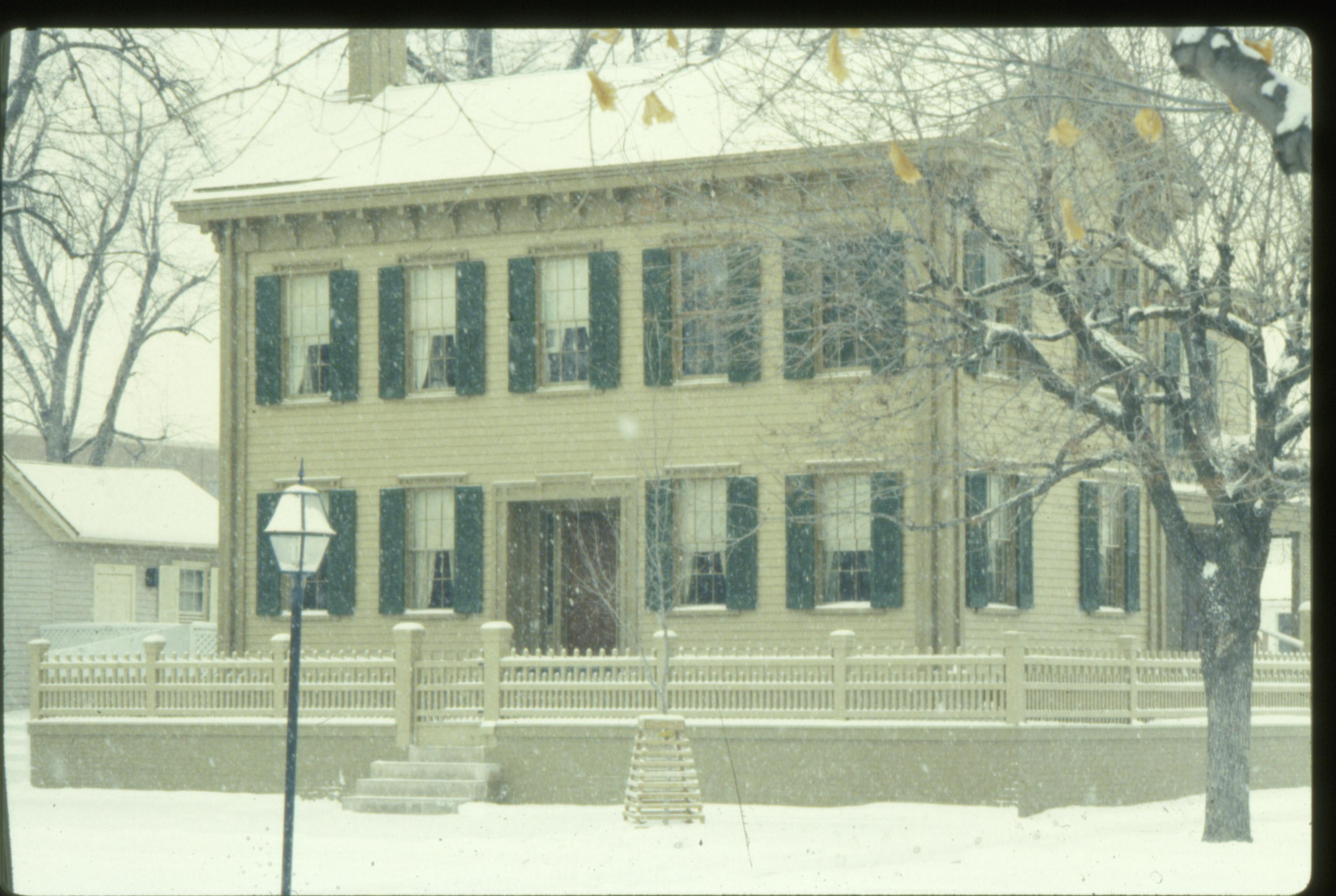 NA Slide Sleeve: Lincoln Home WINTER Lincoln, home, snow