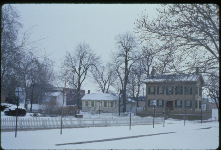 NA Slide Sleeve: Lincoln Home WINTER Lincoln, home, snow