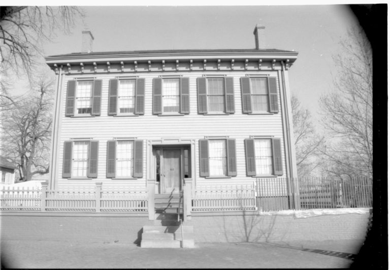 NA details Lincoln, home