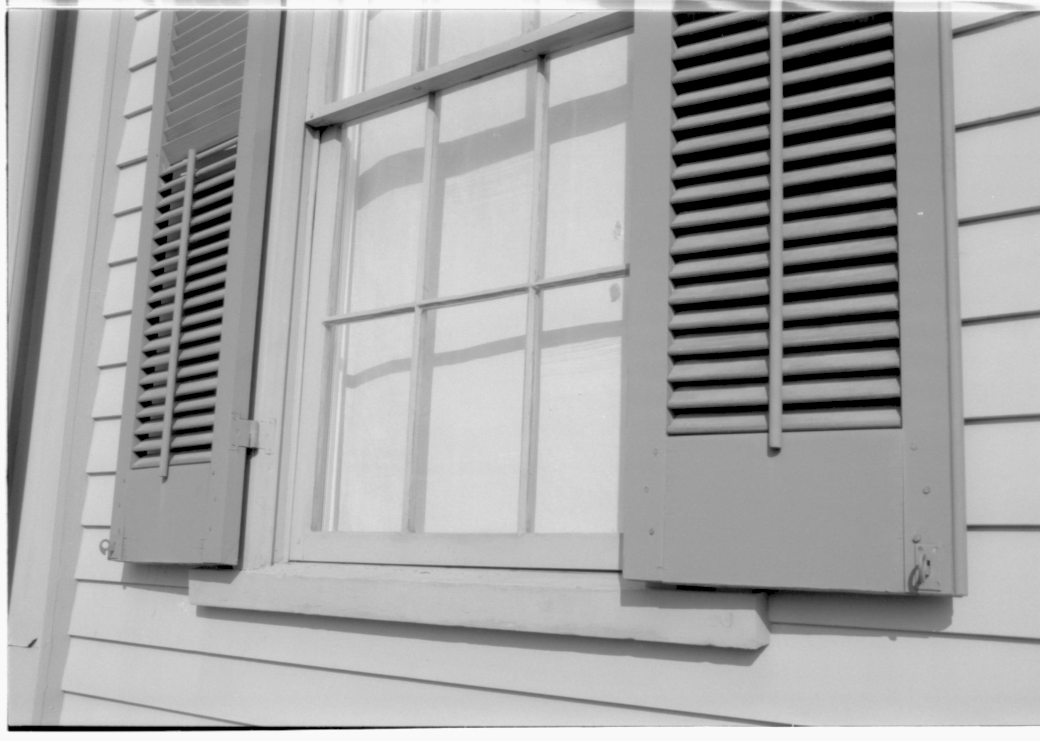 NA details Lincoln, home, details, windows, window shutters