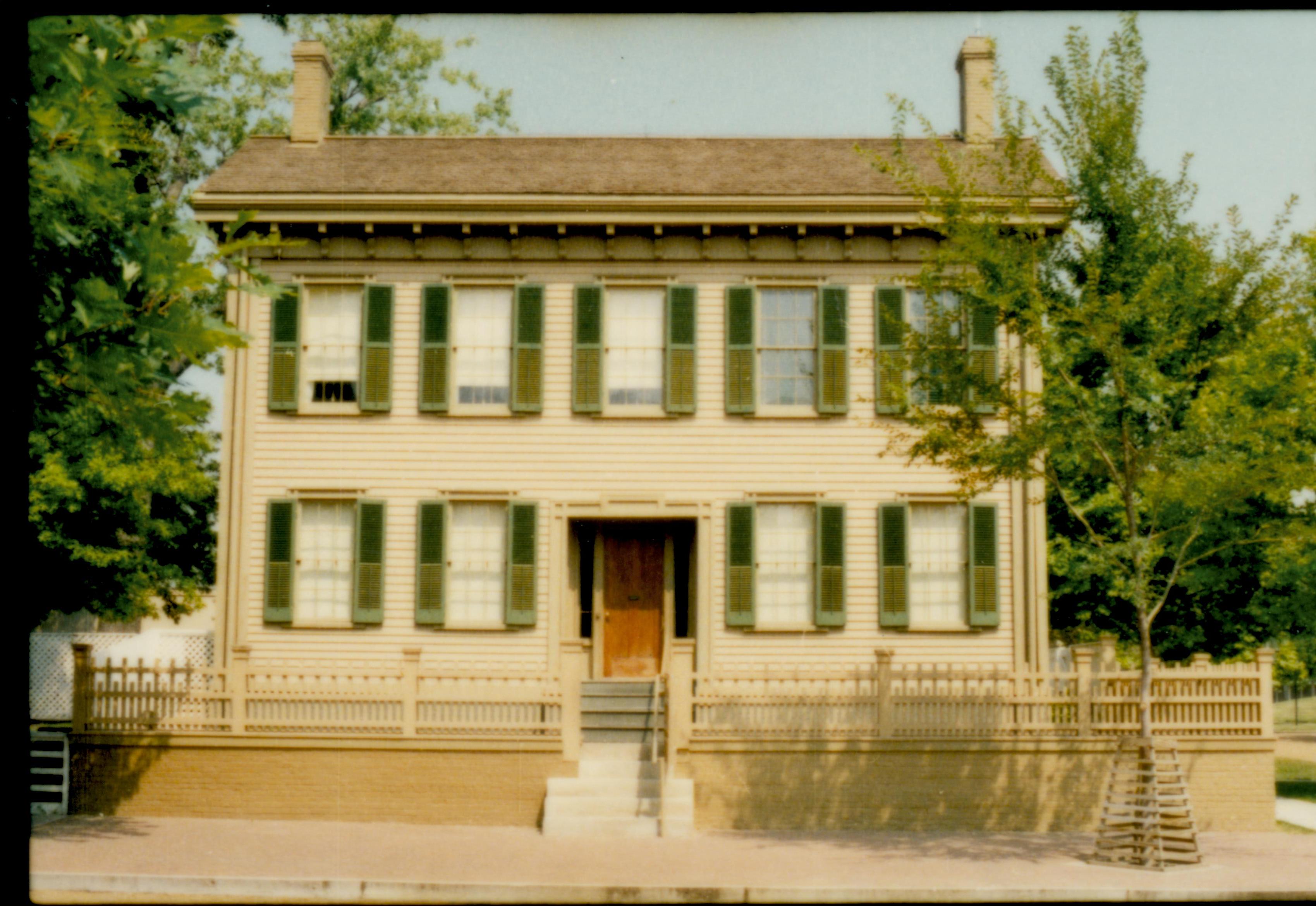 NA file no. 19 Lincoln, home, front