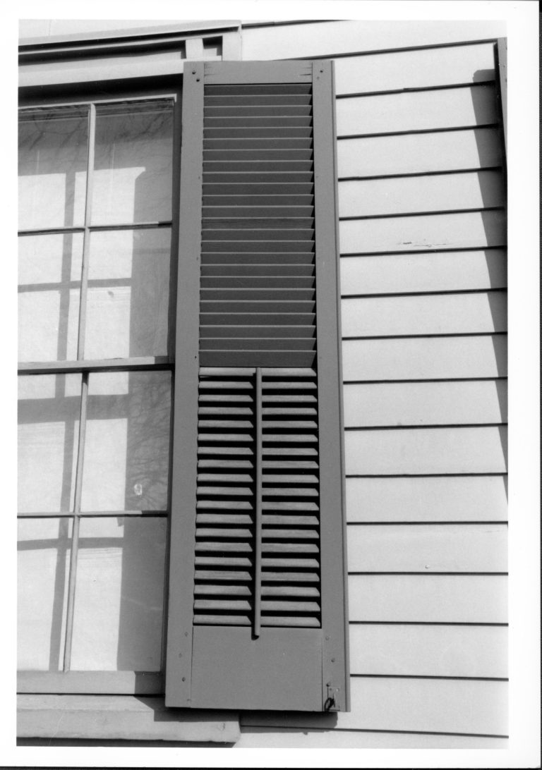 NA 10 Lincoln, home, window shutter