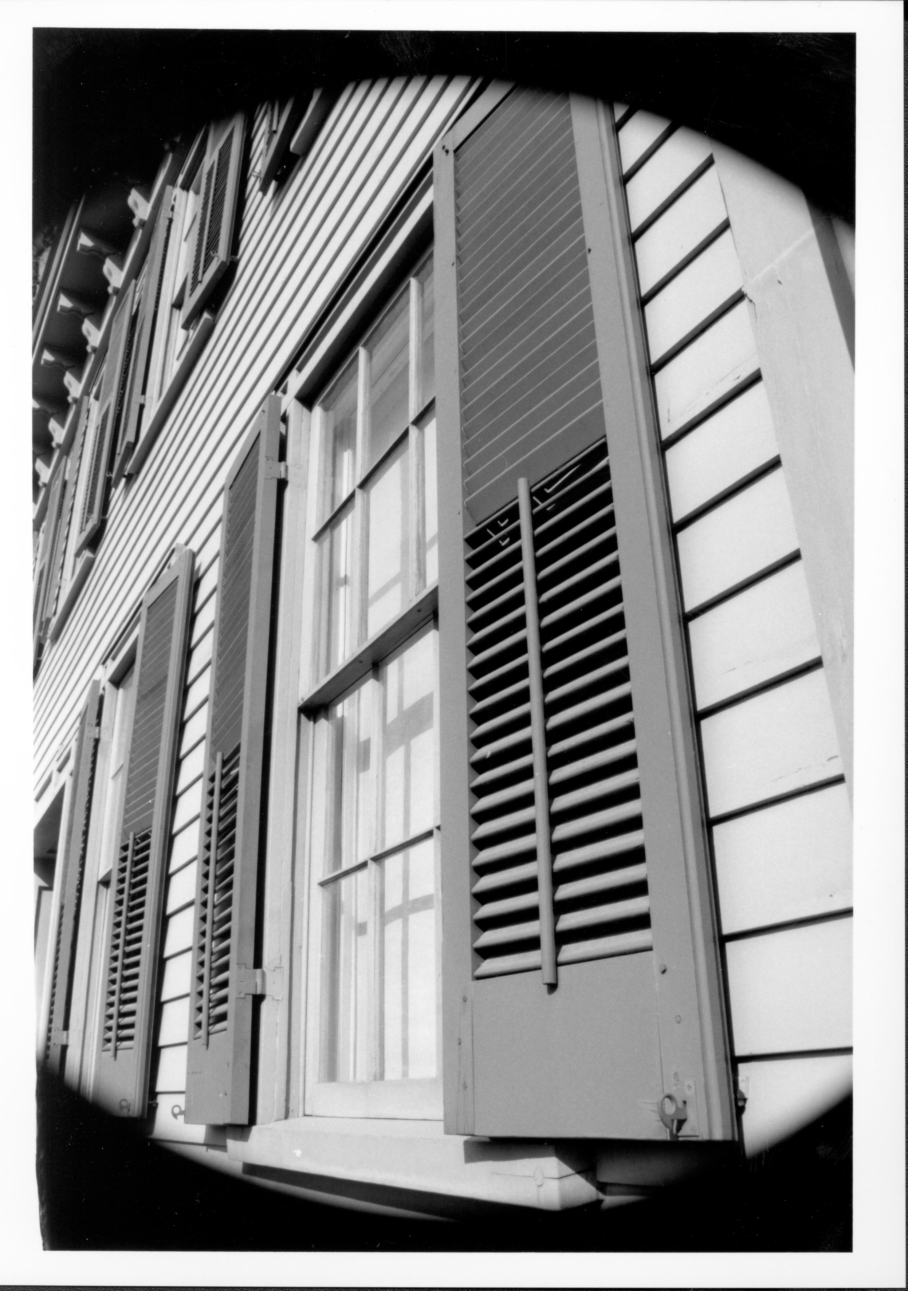 NA 16 Lincoln, home, window shutters