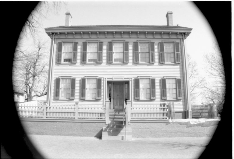 NA details Lincoln, home