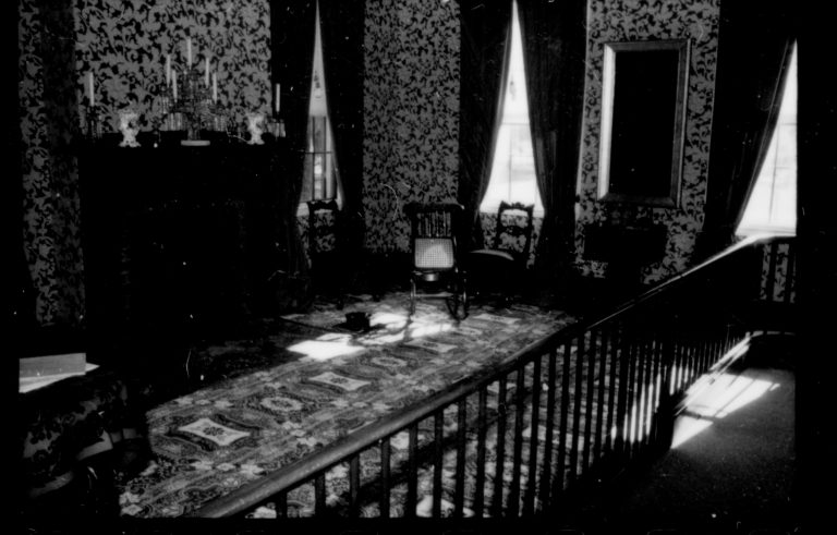NA Walkway Set; 143 Lincoln Home, Sitting Room