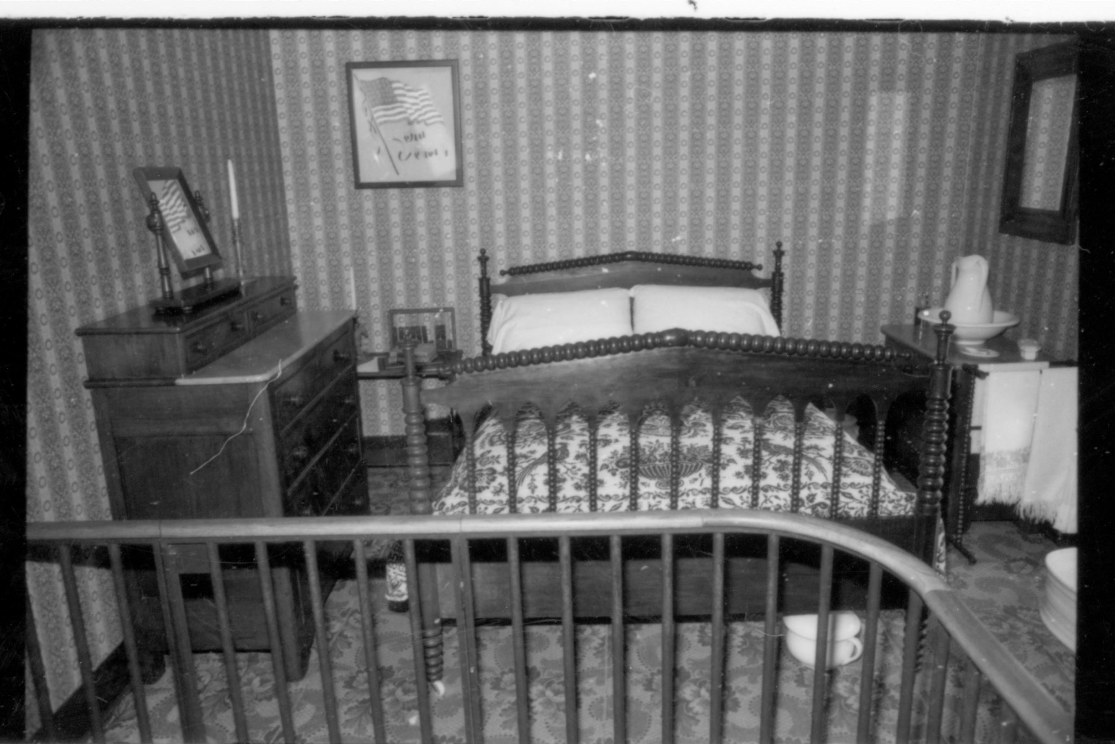 NA Lincoln Home, Boy's Room, Bedroom