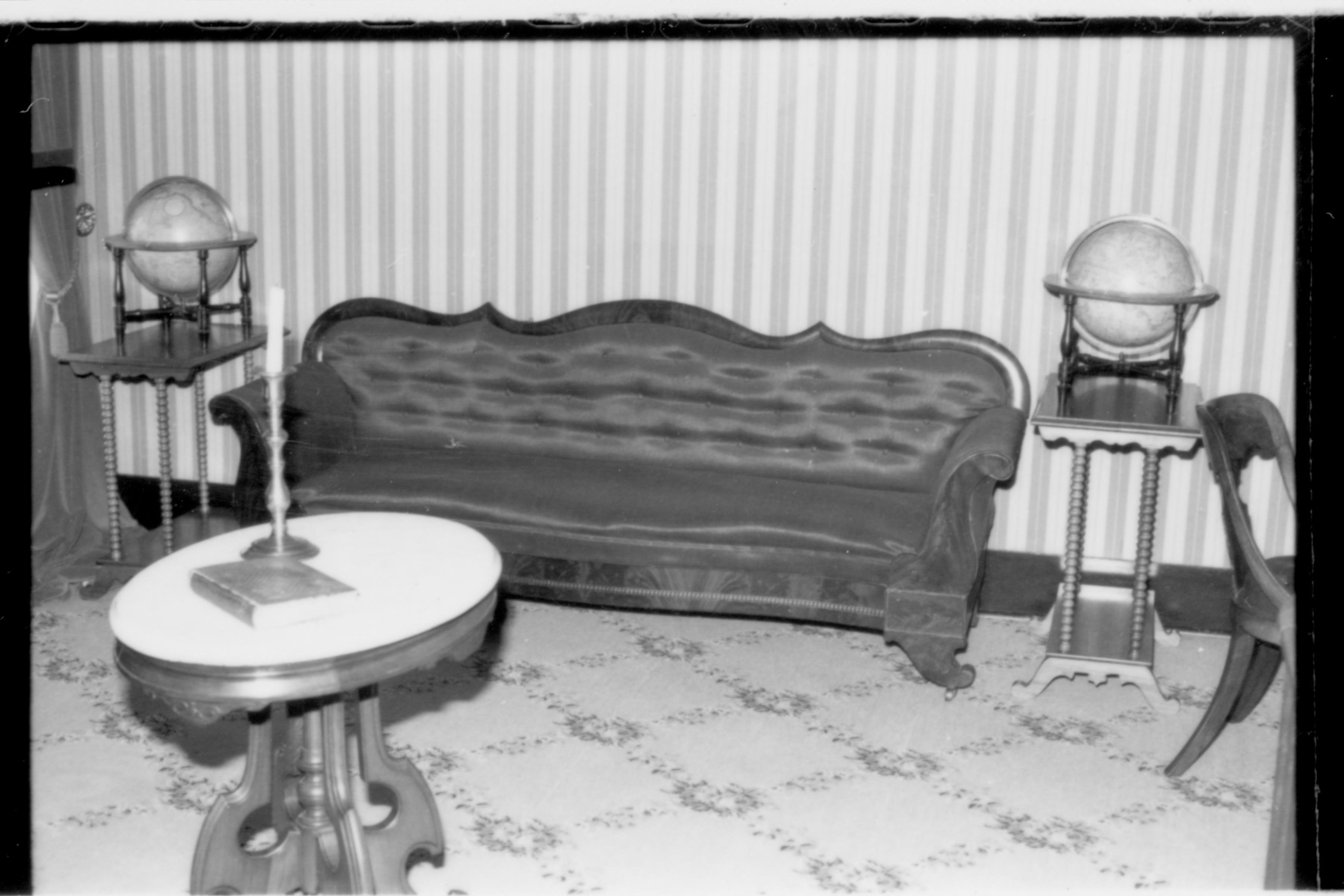 NA Lincoln Home Furniture; 28B Lincoln Home, Back Parlor