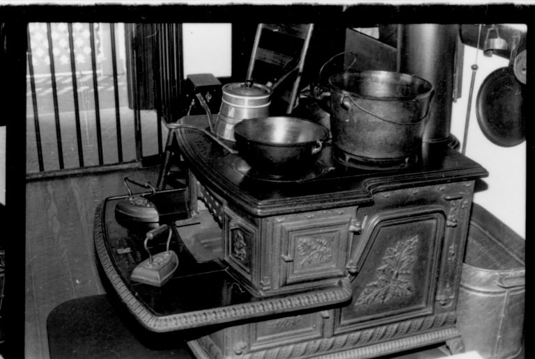 NA Lincoln Home, Kitchen