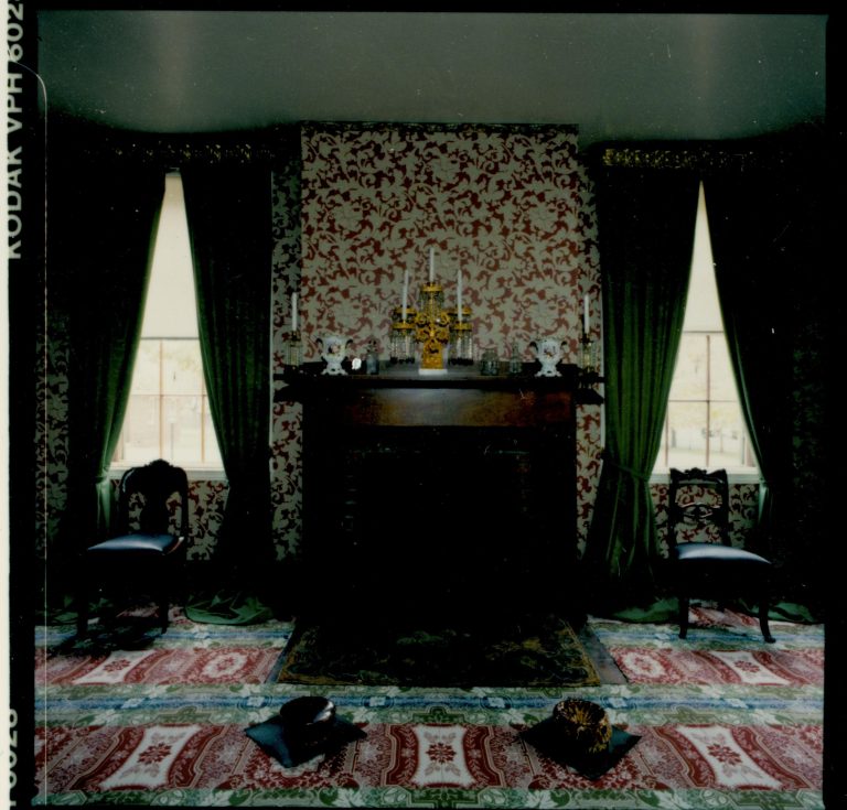 NA Lincoln Home, Sitting Room