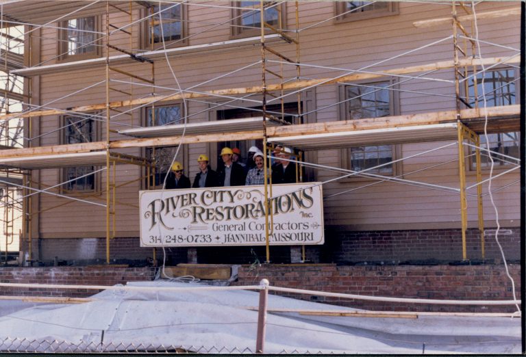 Lincoln Home Restoration (picture of crew) Job#44298, PG40,PIC1 Lincoln Home, Restoration, Workers