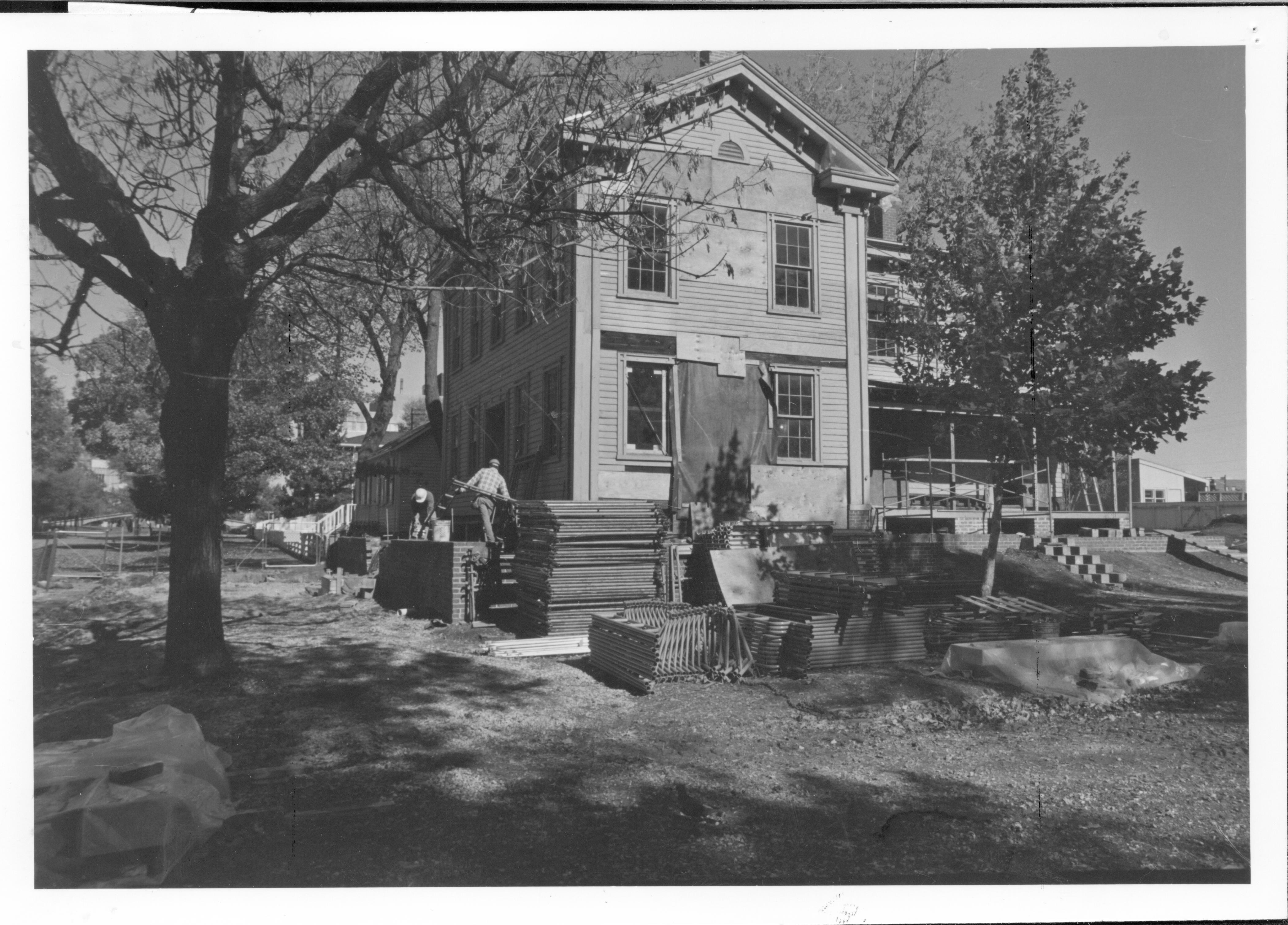 LIHO 1987-1988 - New Siding Job#44298, PG26,PIC1 Lincoln Home, Restoration, Workers, Siding